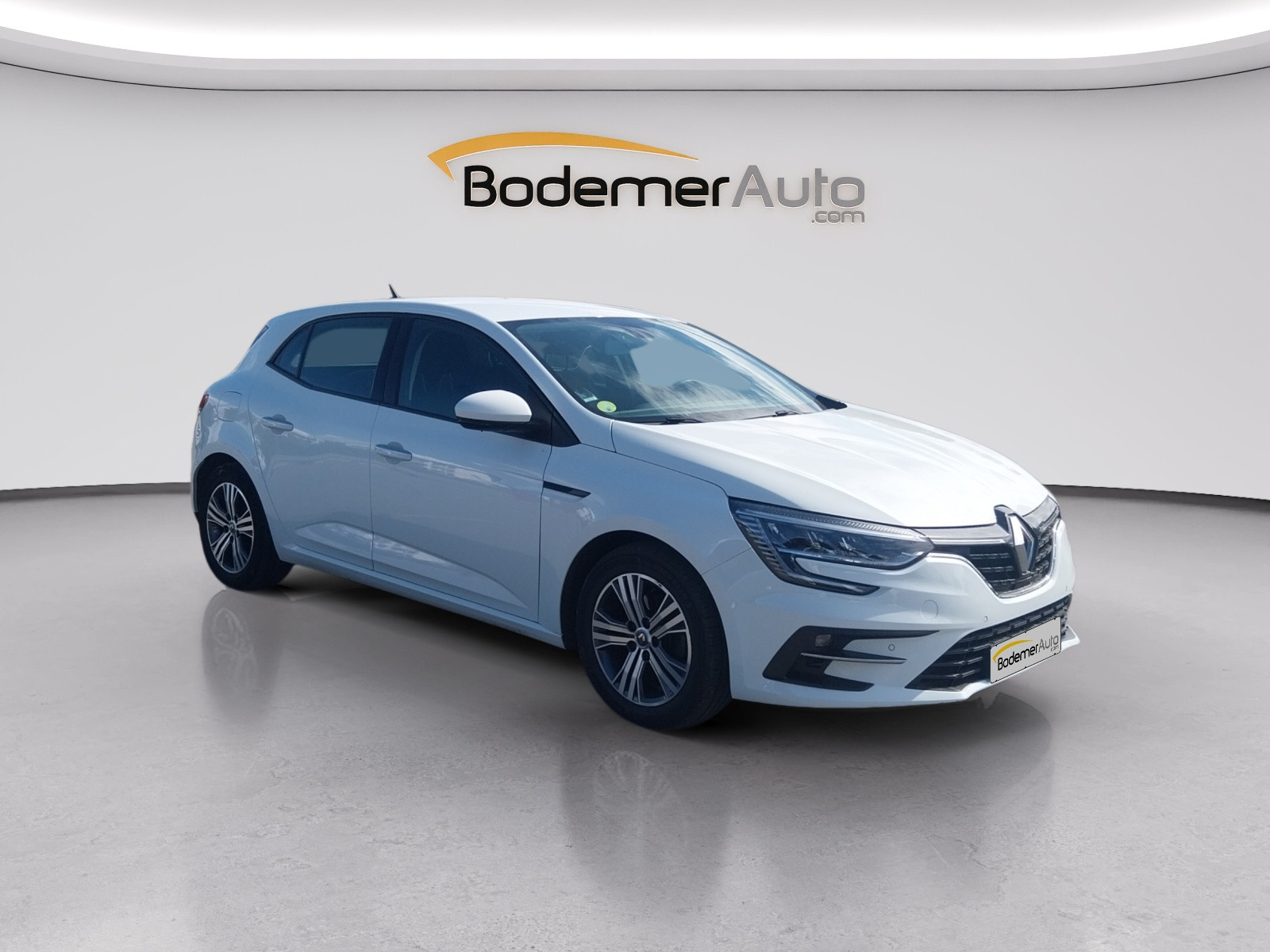 Vente en ligne Renault Megane 4  Blue dCi 115 EDC au prix de 13 990 €