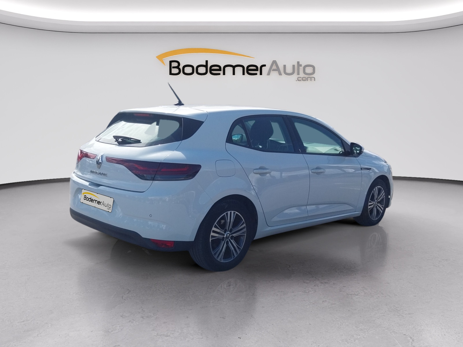 Vente en ligne Renault Megane 4  Blue dCi 115 EDC au prix de 13 990 €