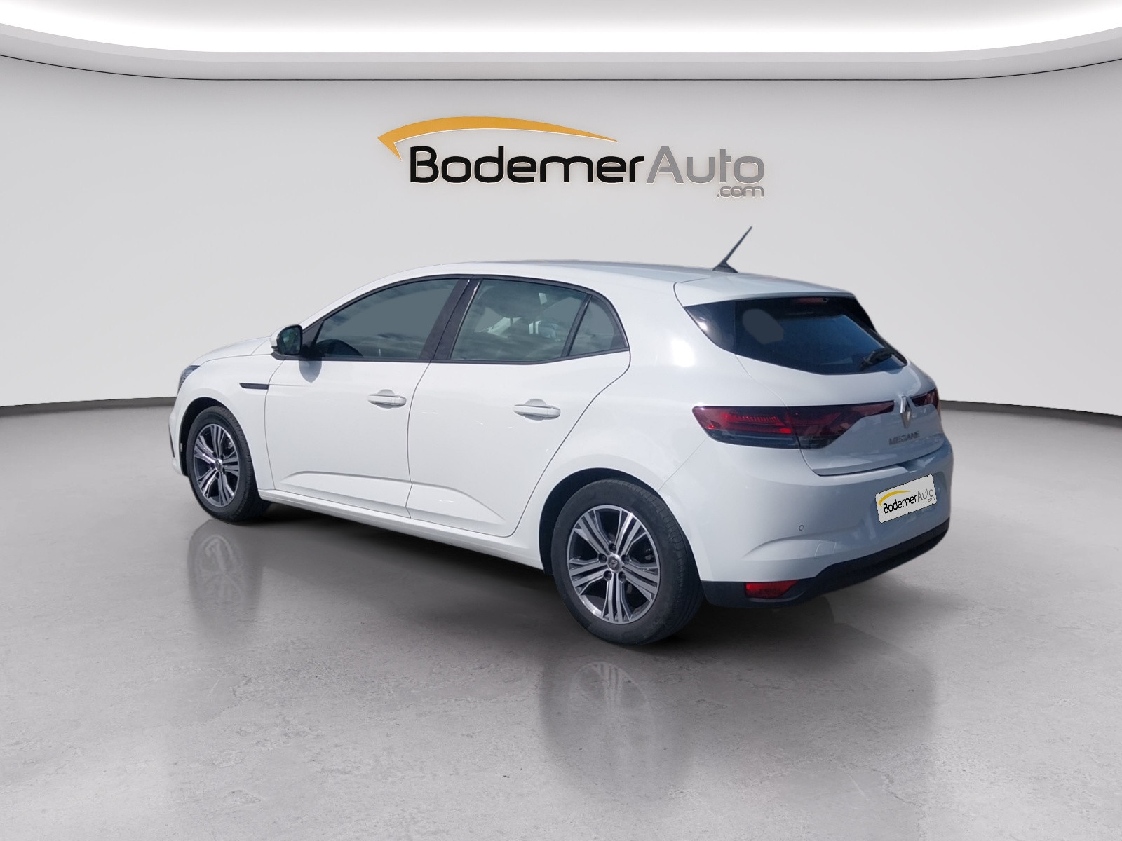 Vente en ligne Renault Megane 4  Blue dCi 115 EDC au prix de 13 990 €