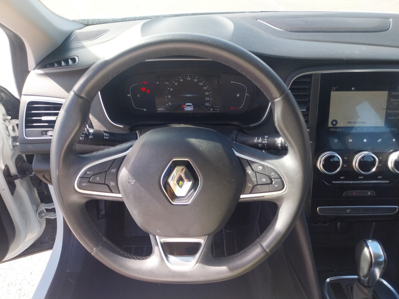 Vente en ligne Renault Megane 4  Blue dCi 115 EDC au prix de 13 990 €