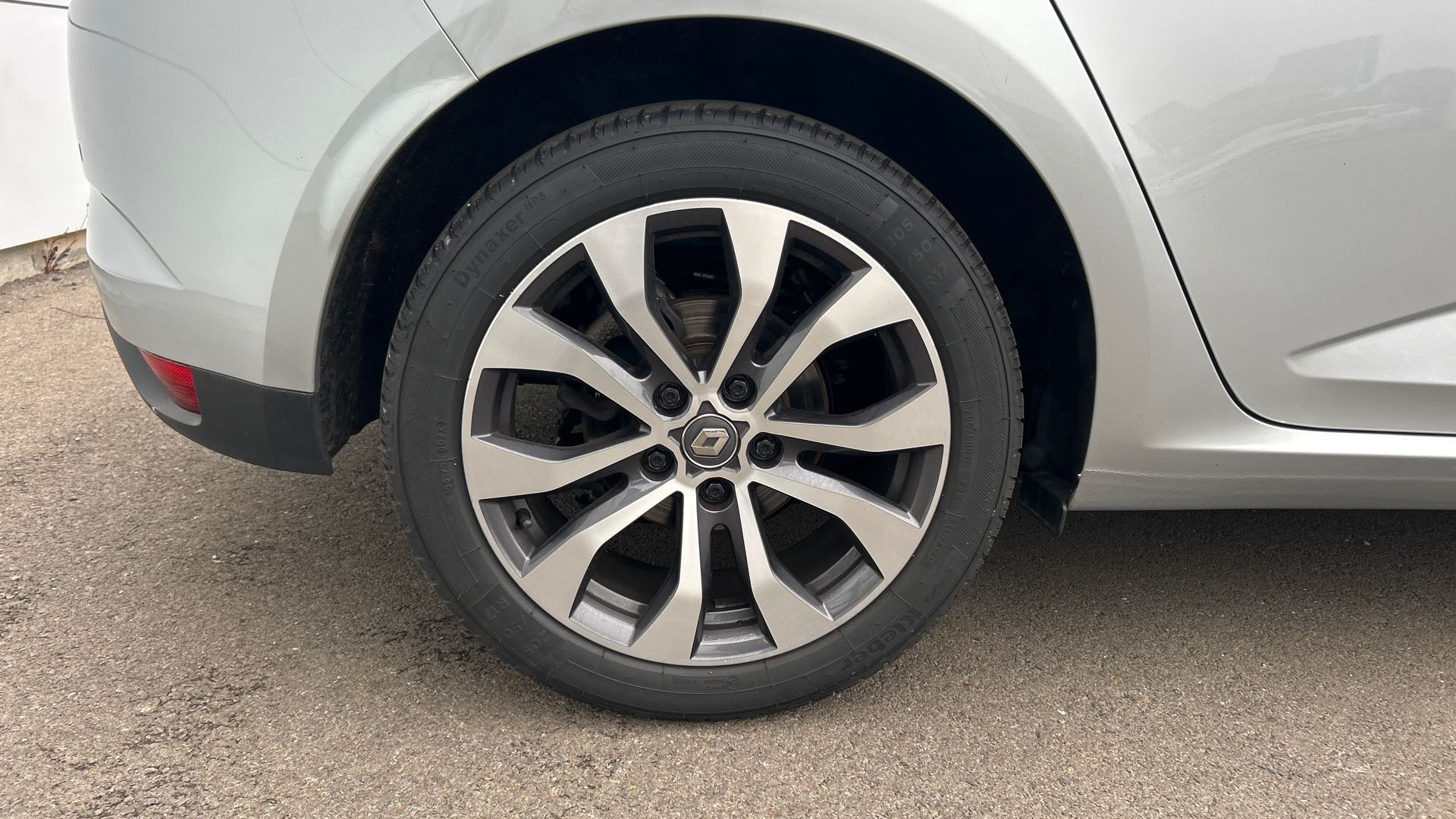 Vente en ligne Renault Megane 4  Blue dCi 115 EDC au prix de 16 490 €