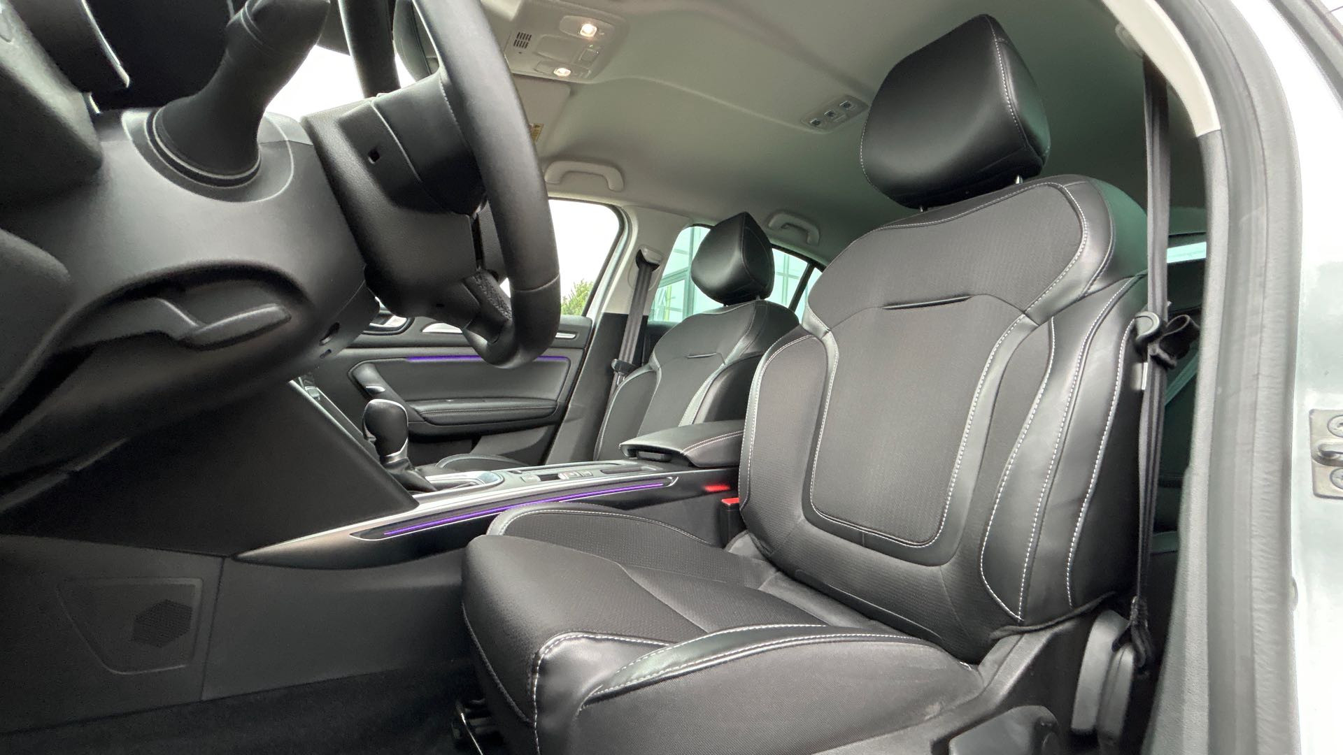 Vente en ligne Renault Megane 4  Blue dCi 115 EDC au prix de 16 490 €