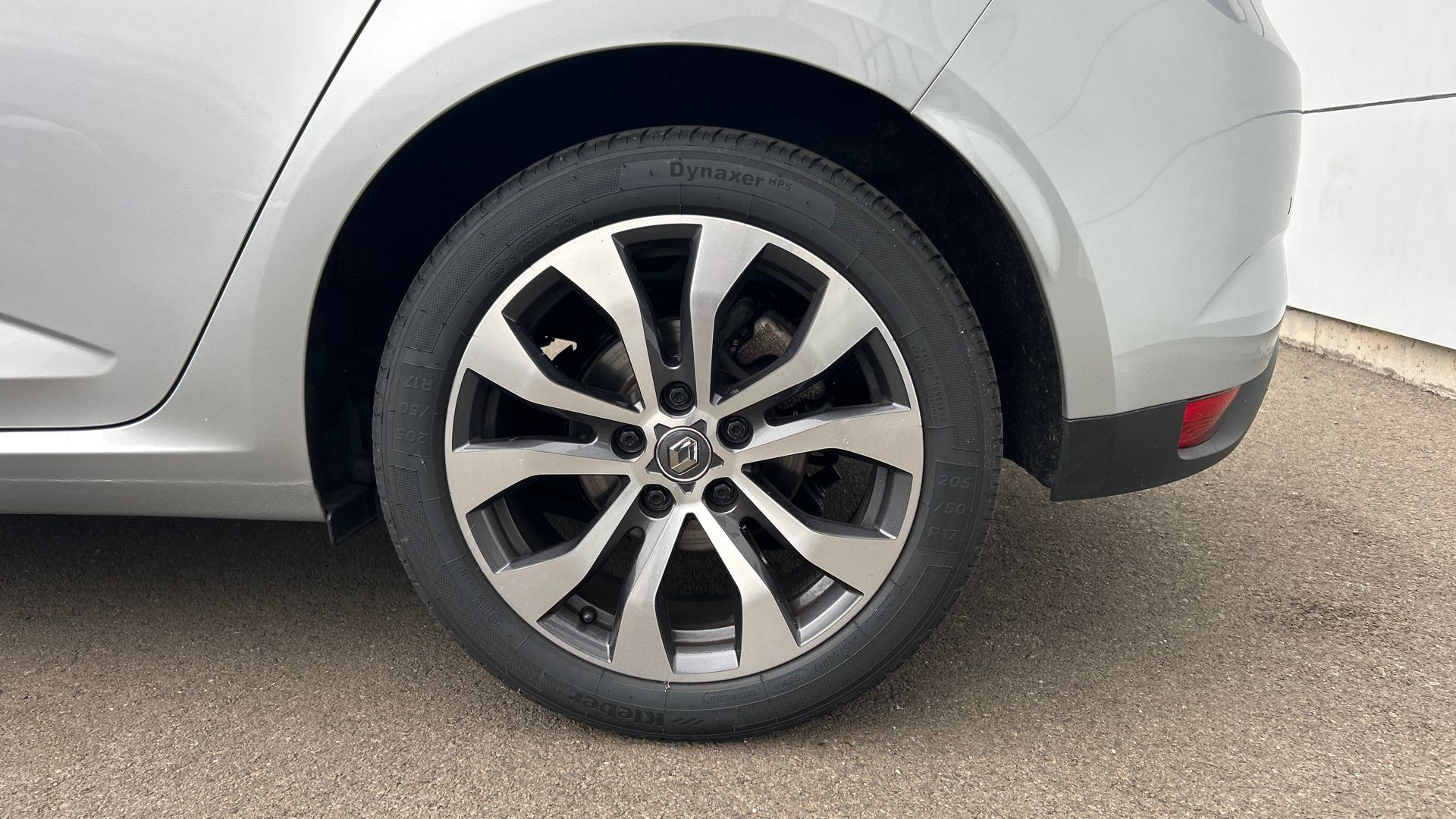 Vente en ligne Renault Megane 4  Blue dCi 115 EDC au prix de 16 490 €