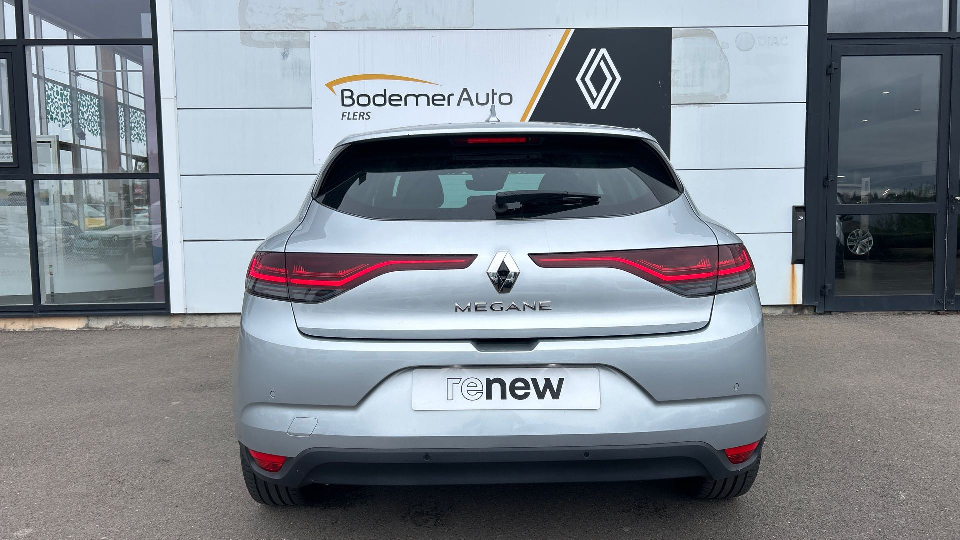 Vente en ligne Renault Megane 4  Blue dCi 115 EDC au prix de 16 490 €