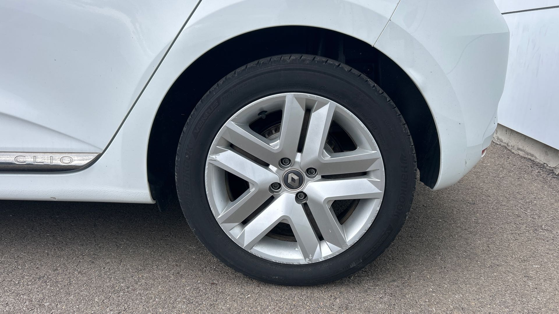 Vente en ligne Renault Clio 5 Clio Blue dCi 85 au prix de 12 480 €