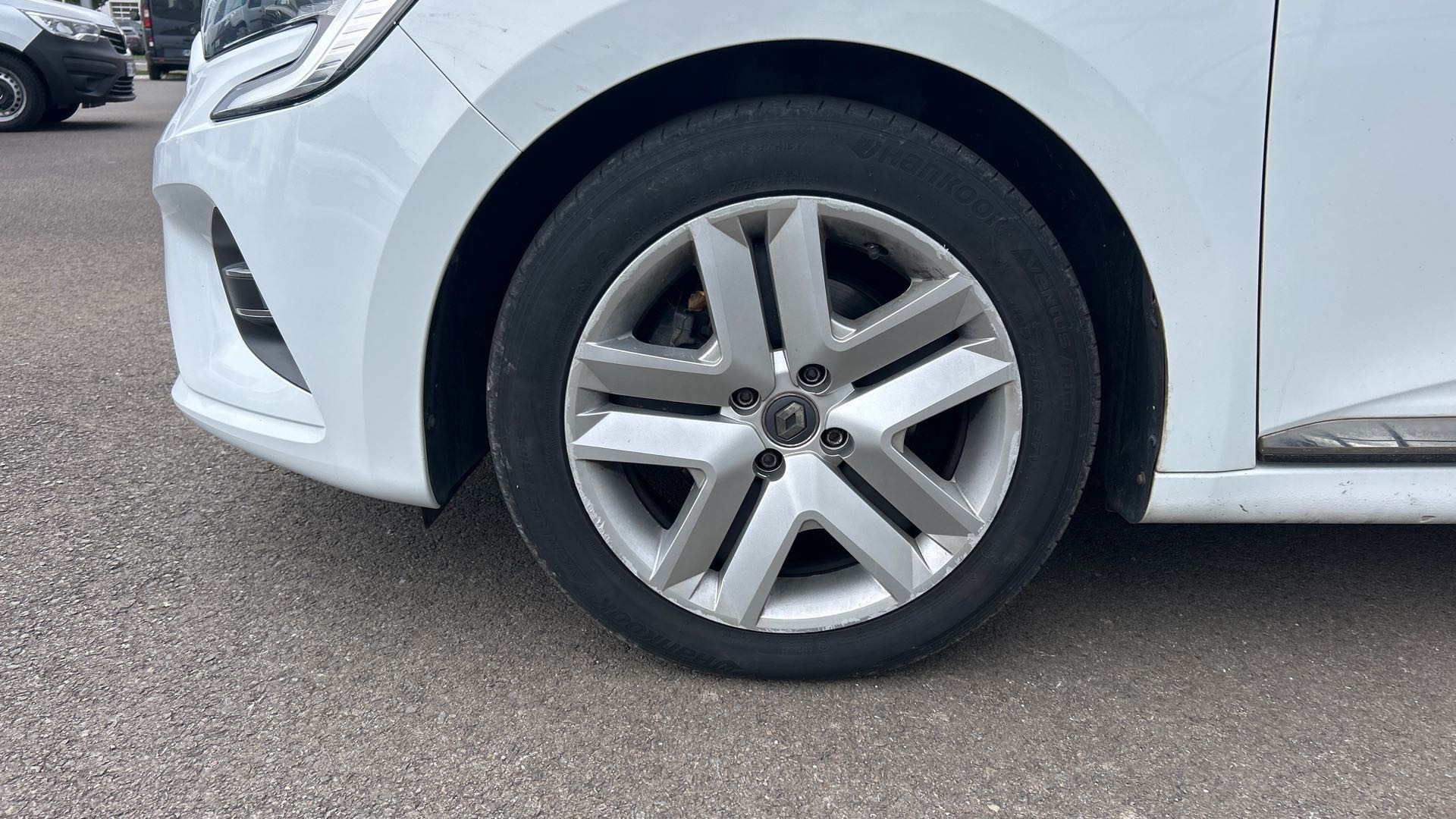 Vente en ligne Renault Clio 5 Clio Blue dCi 85 au prix de 12 480 €