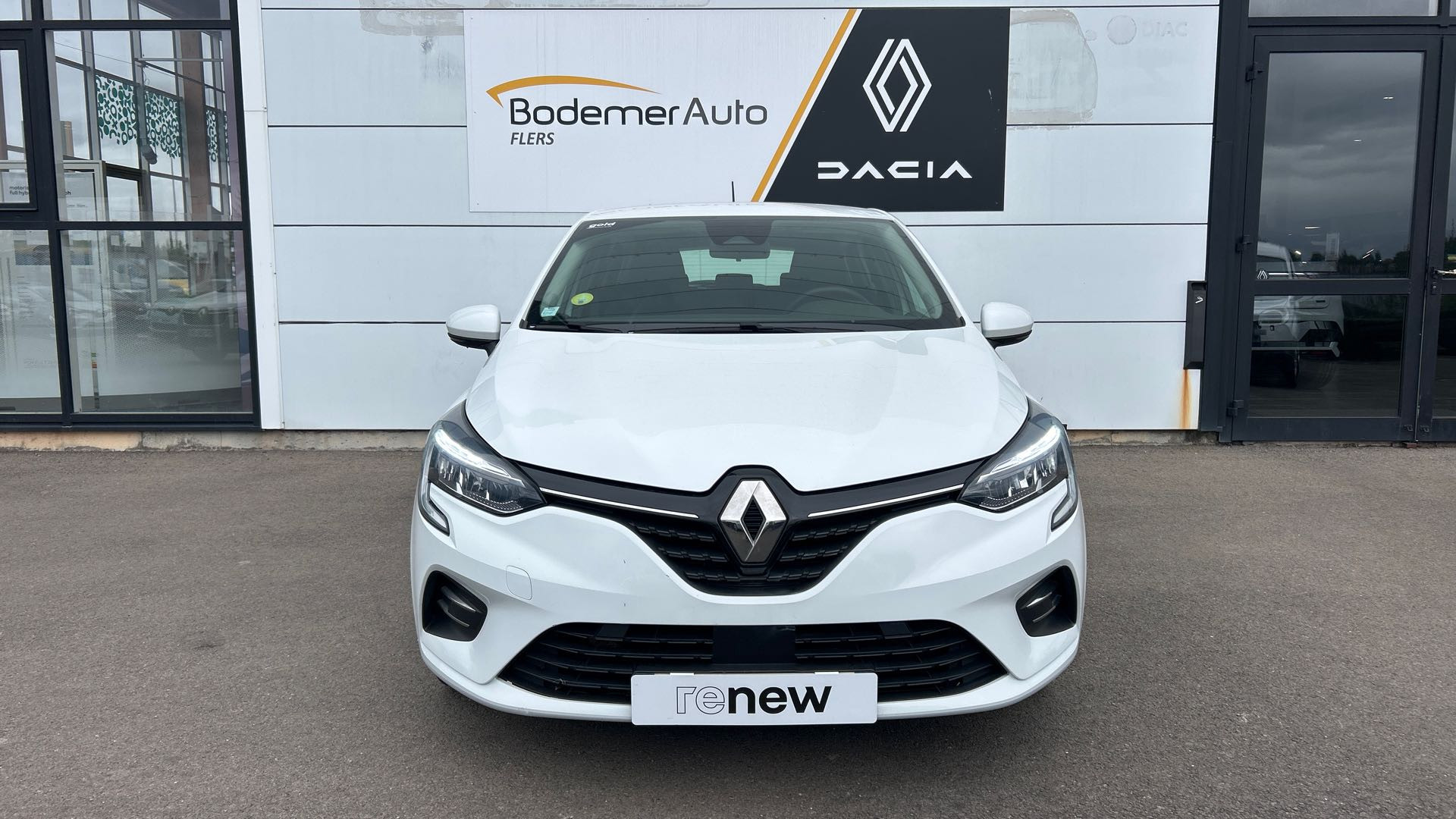 Vente en ligne Renault Clio 5 Clio Blue dCi 85 au prix de 12 480 €