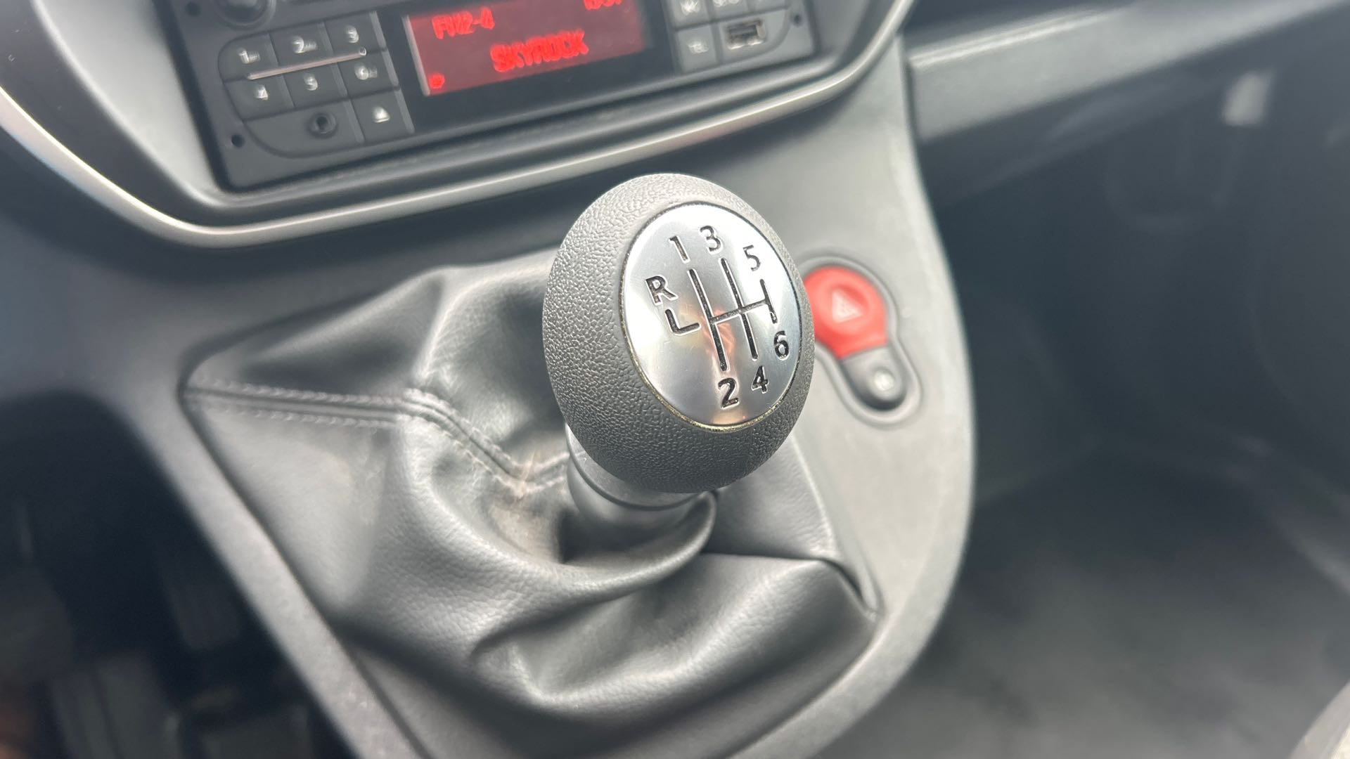 Vente en ligne Renault Kangoo Express  BLUE DCI 80 au prix de 11 990 €