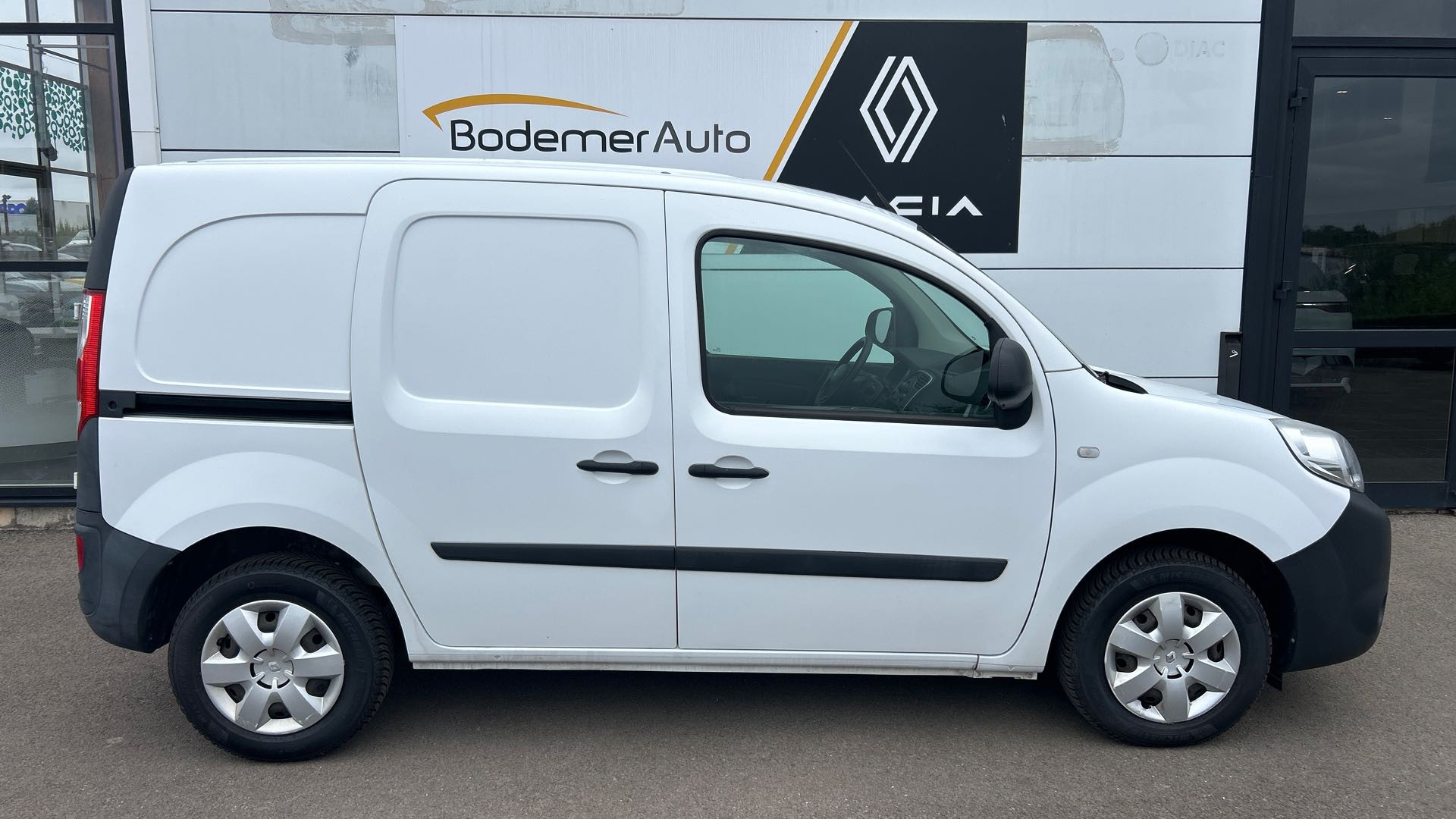 Vente en ligne Renault Kangoo Express  BLUE DCI 80 au prix de 11 990 €