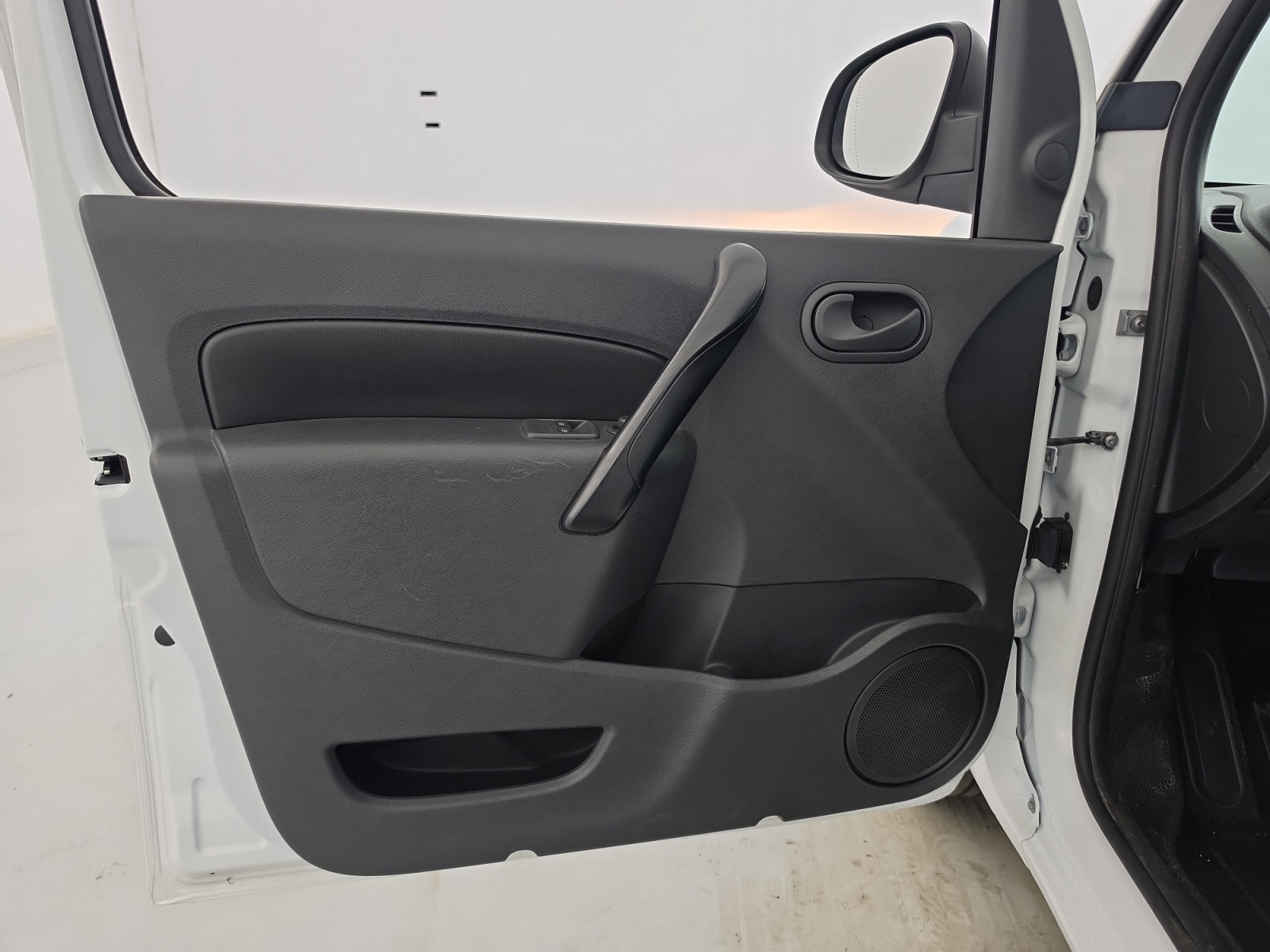 Vente en ligne Renault Kangoo Express  BLUE DCI 95 au prix de 10 900 €