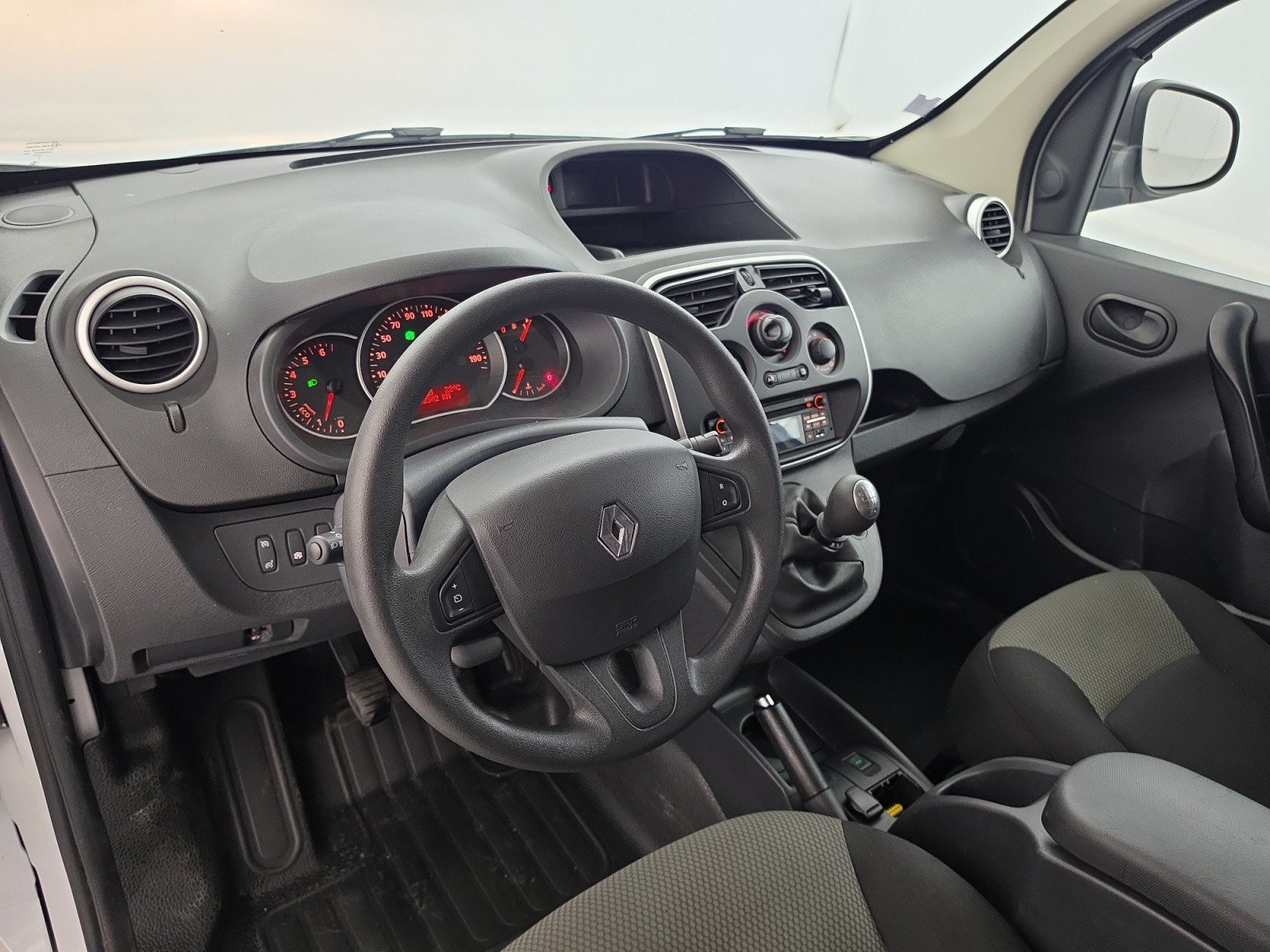 Vente en ligne Renault Kangoo Express  BLUE DCI 95 au prix de 10 900 €