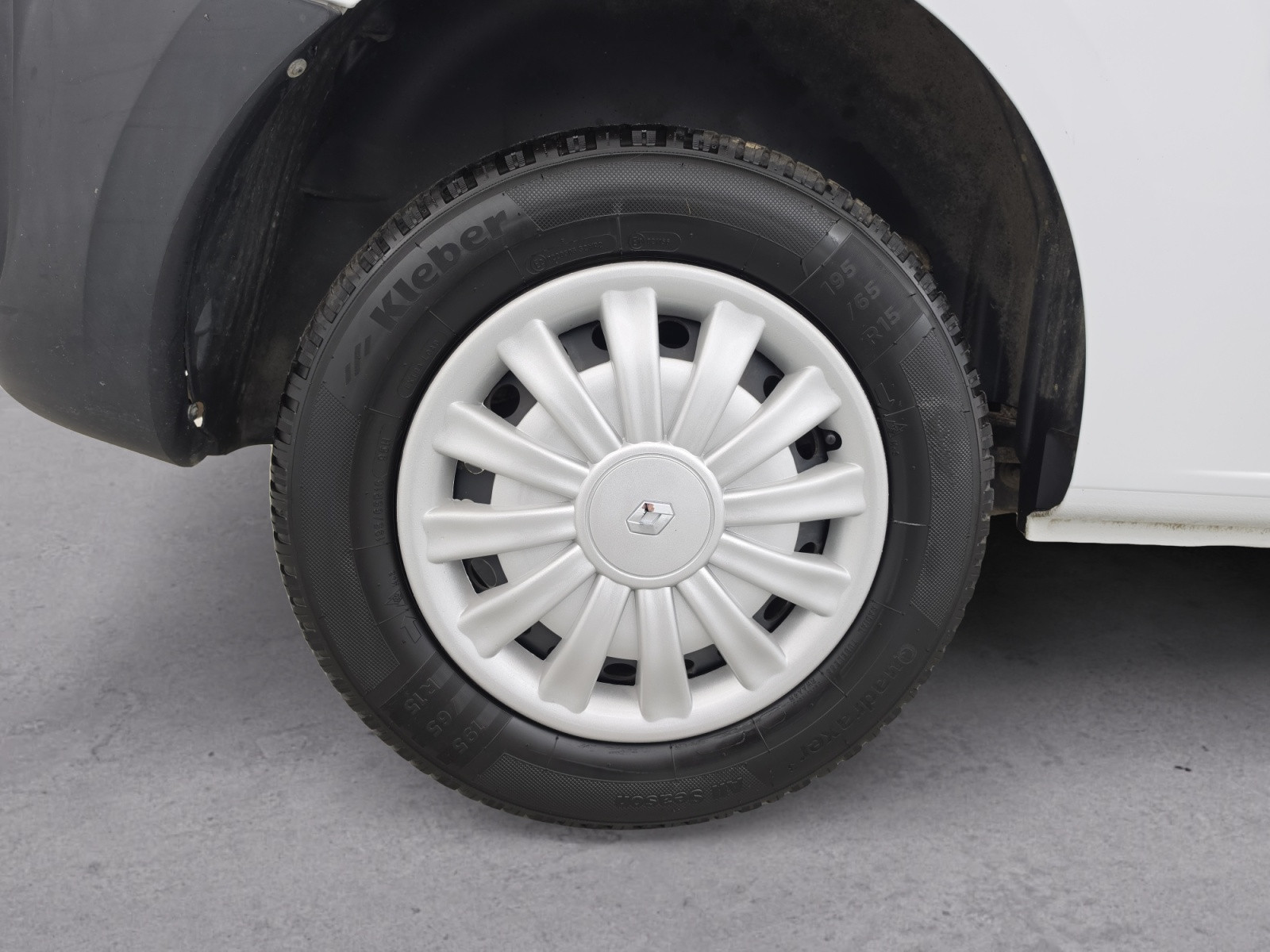 Vente en ligne Renault Kangoo Express  BLUE DCI 95 au prix de 10 900 €