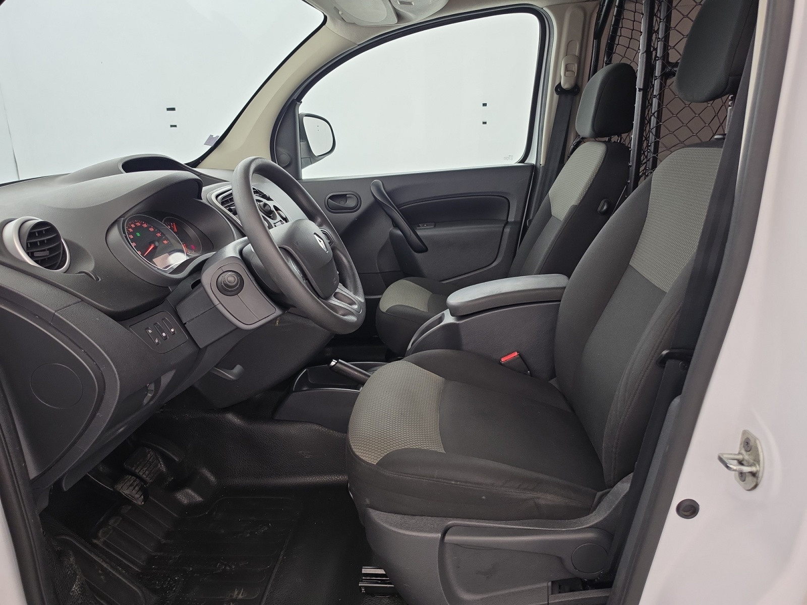 Vente en ligne Renault Kangoo Express  BLUE DCI 95 au prix de 10 900 €