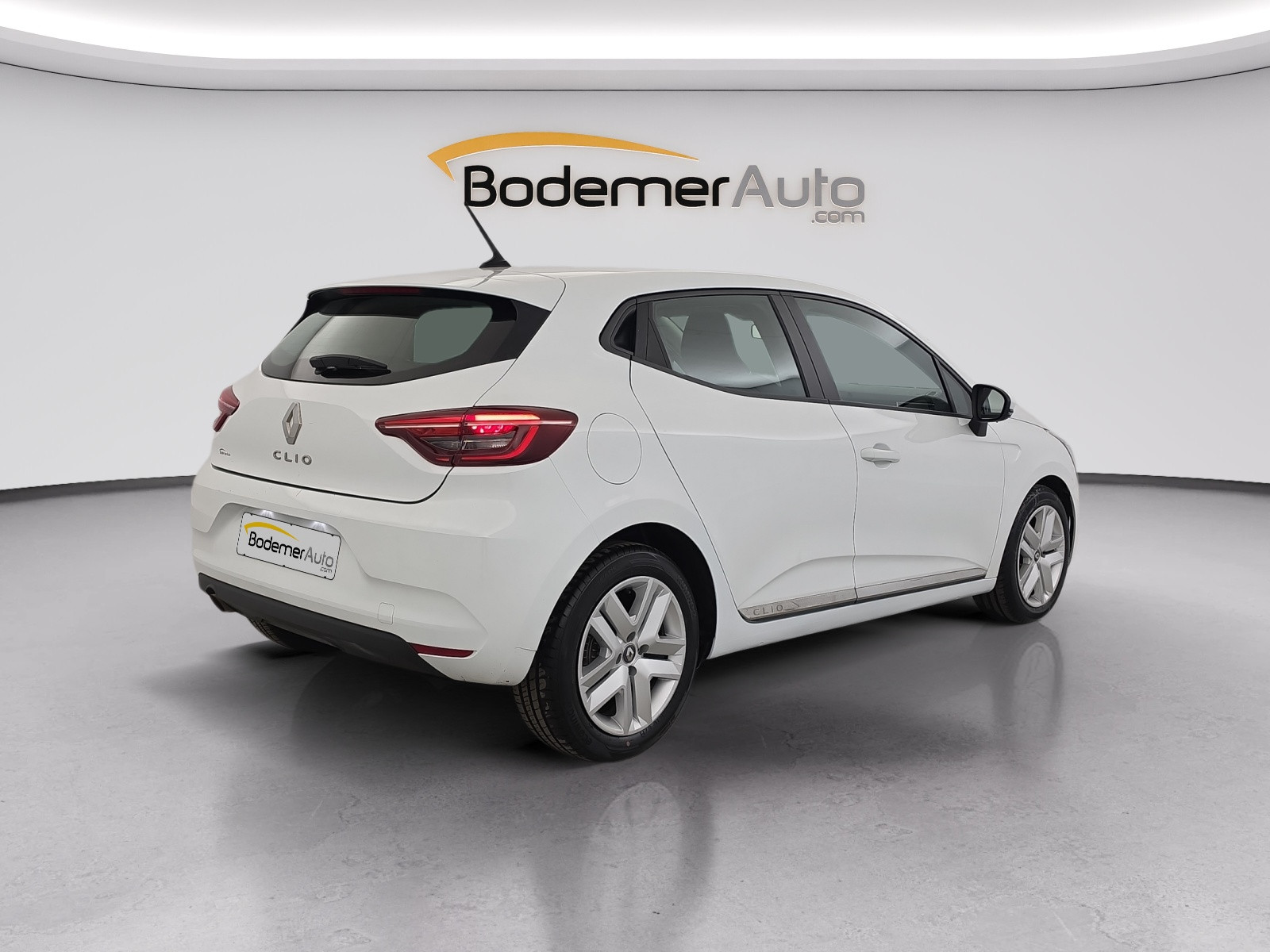 Vente en ligne Renault Clio 5 Clio SCe 65 - 21N au prix de 11 690 €