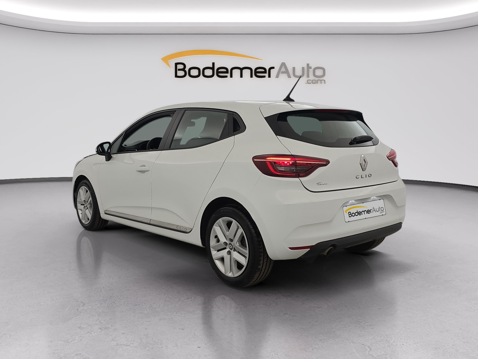 Vente en ligne Renault Clio 5 Clio SCe 65 - 21N au prix de 11 690 €