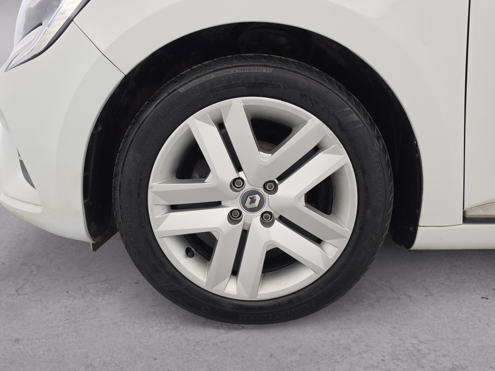 Vente en ligne Renault Clio 5 Clio SCe 65 - 21N au prix de 11 690 €