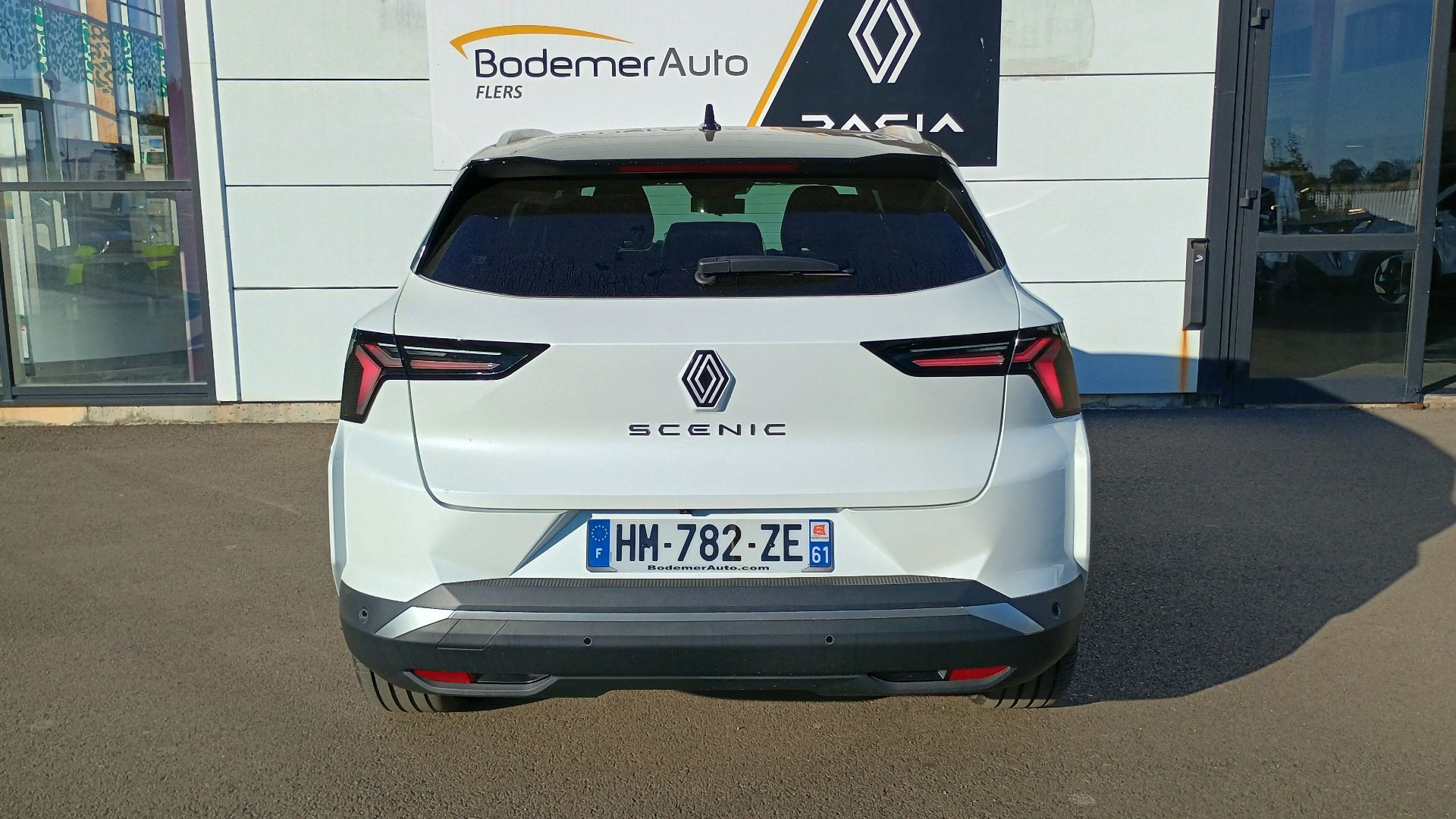 Vente en ligne Renault Scenic E-Tech Scenic E-Tech électrique 220 ch grande autonomie au prix de 50 980 €