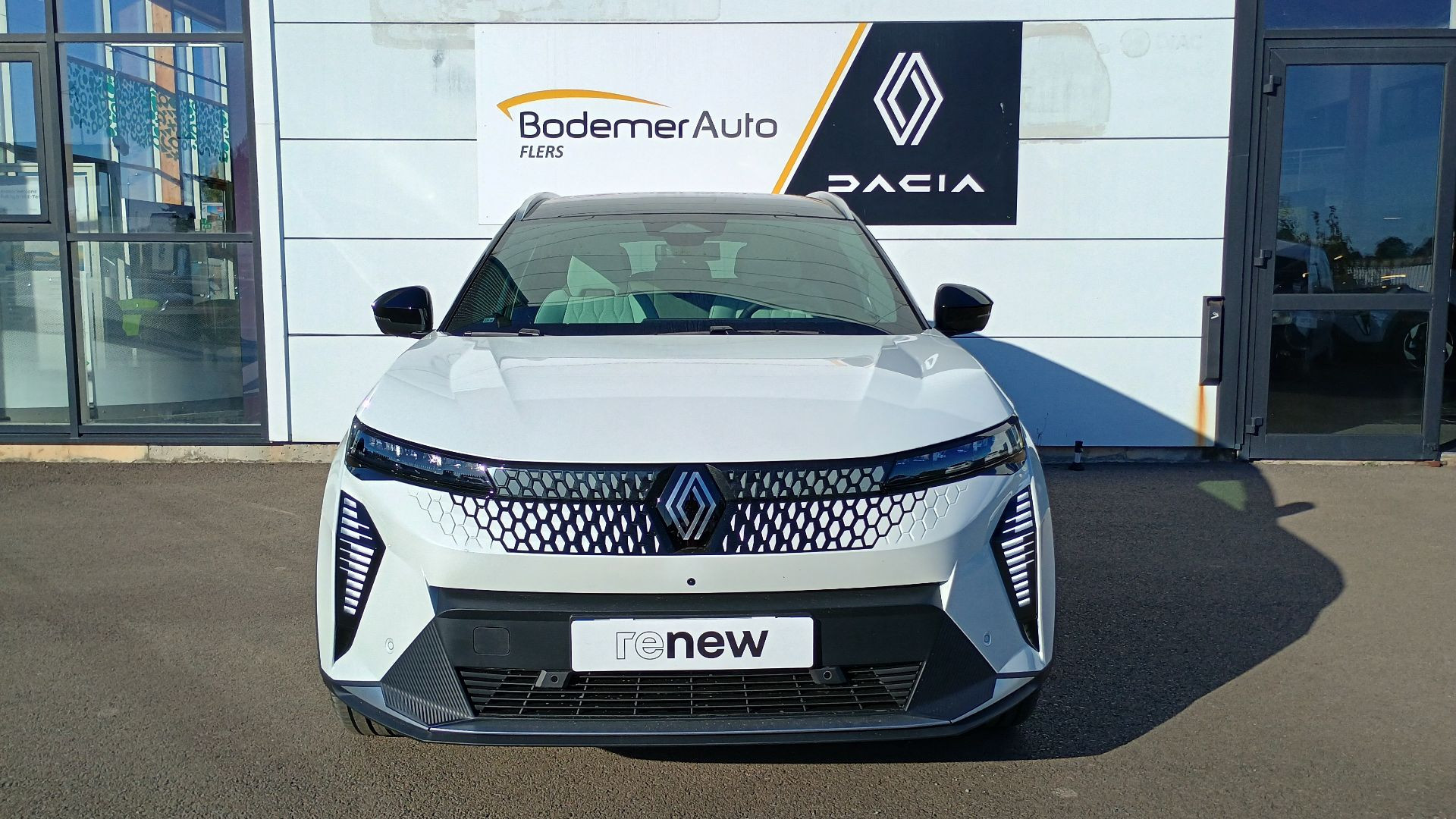 Vente en ligne Renault Scenic E-Tech Scenic E-Tech électrique 220 ch grande autonomie au prix de 50 980 €