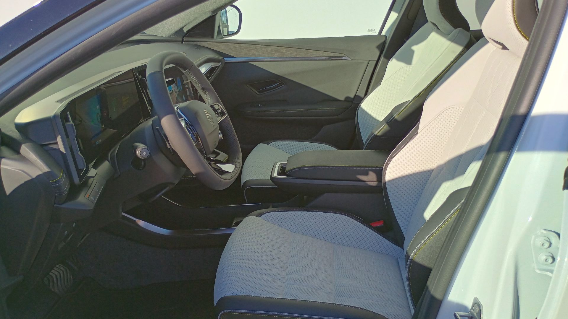 Vente en ligne Renault Scenic E-Tech Scenic E-Tech électrique 220 ch grande autonomie au prix de 50 980 €