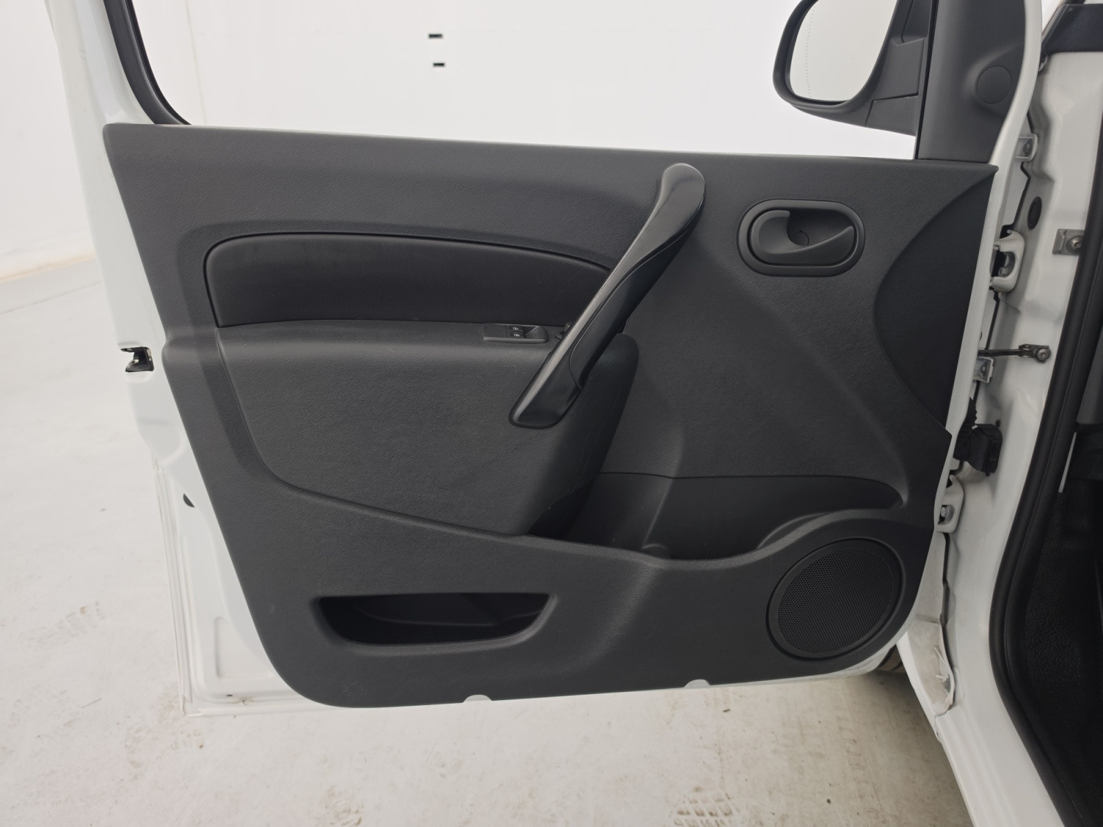 Vente en ligne Renault Kangoo Express  BLUE DCI 95 au prix de 10 900 €