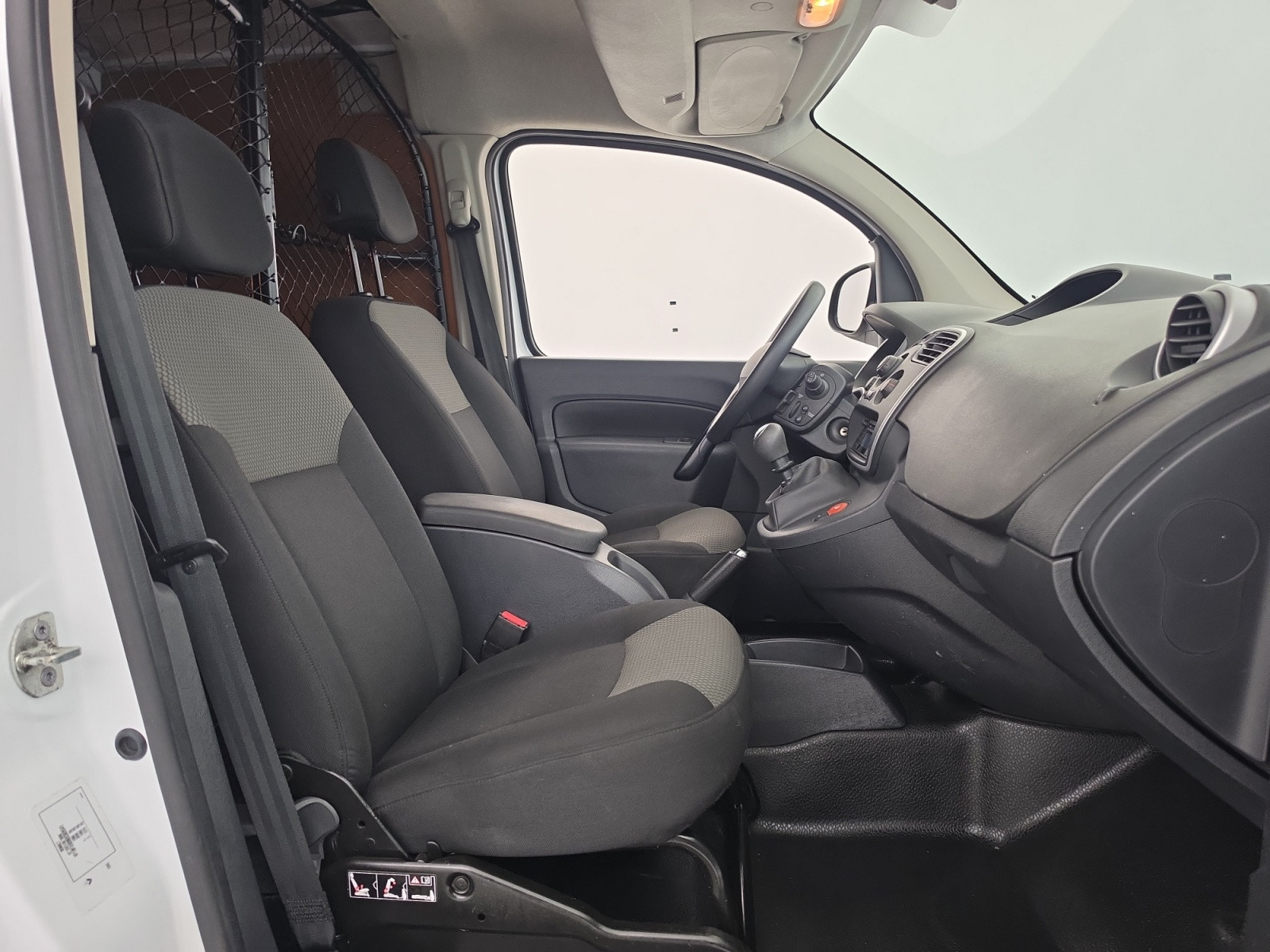Vente en ligne Renault Kangoo Express  BLUE DCI 95 au prix de 10 900 €