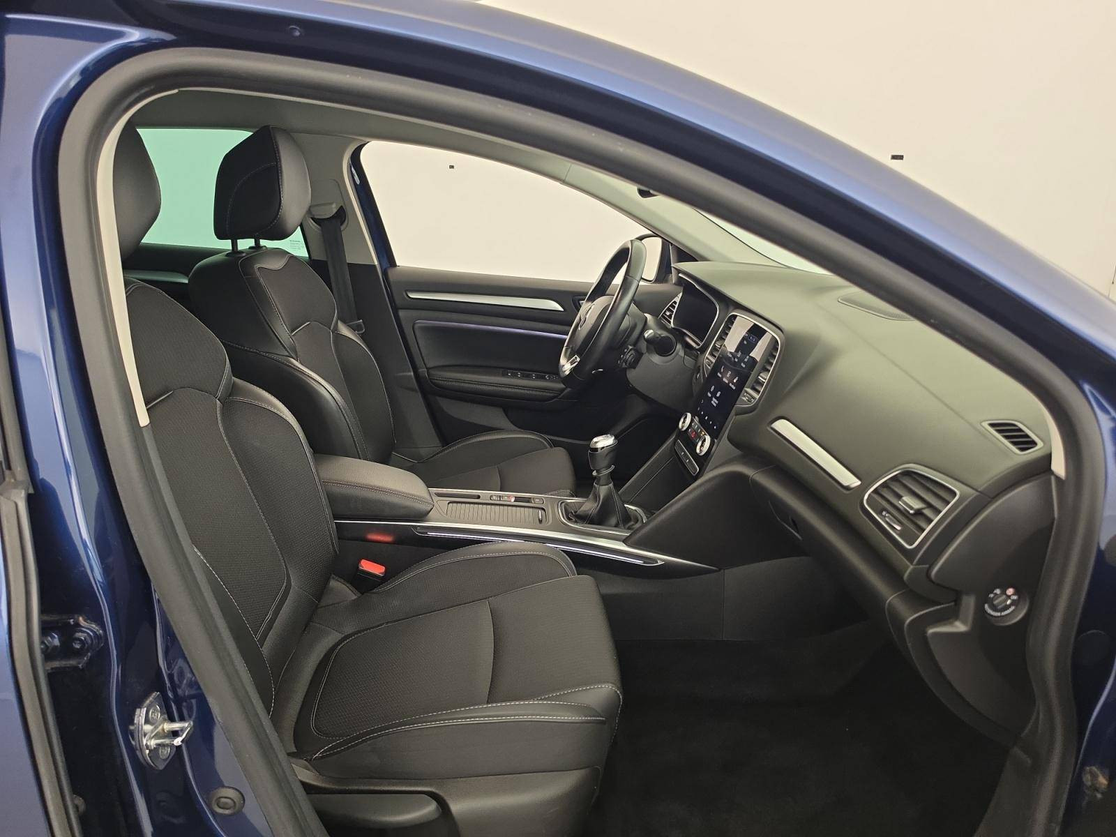 Vente en ligne Renault Megane 4 Mégane IV Berline Blue dCi 115 au prix de 14 490 €