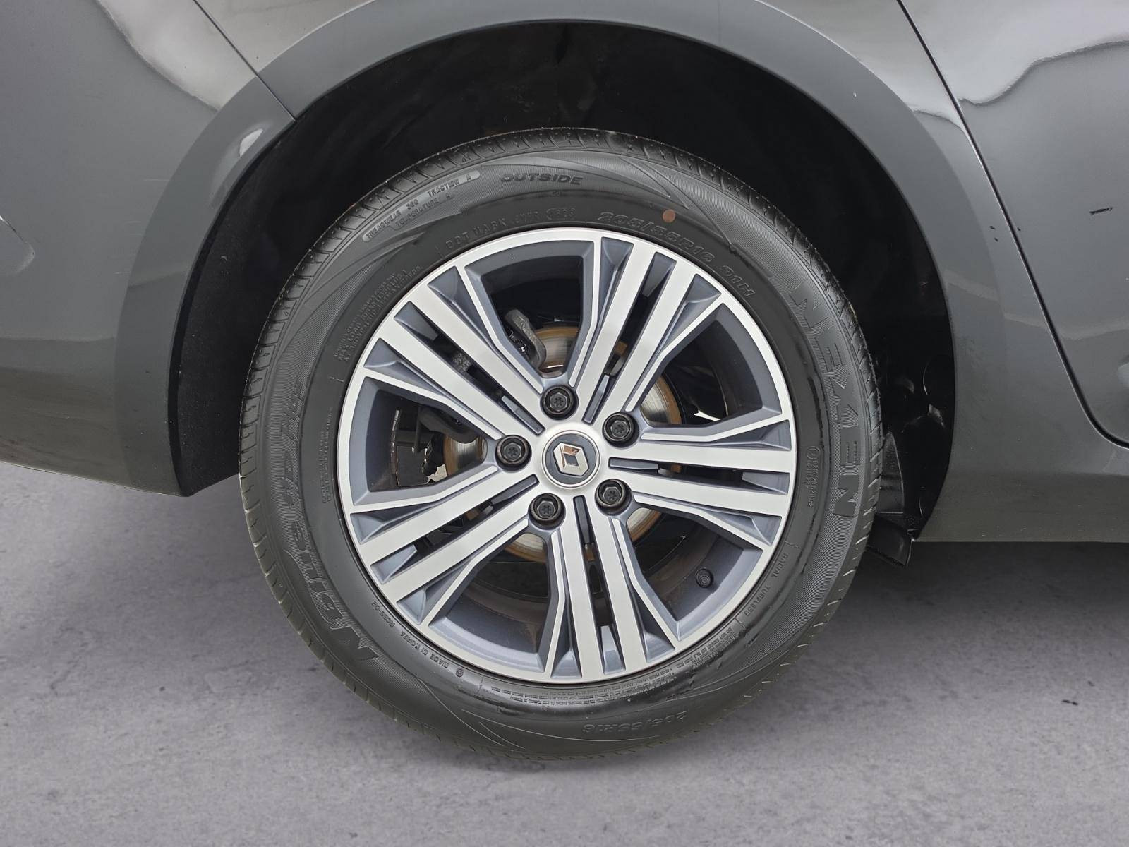 Vente en ligne Renault Megane 4 Estate  Blue dCi 115 EDC au prix de 16 900 €