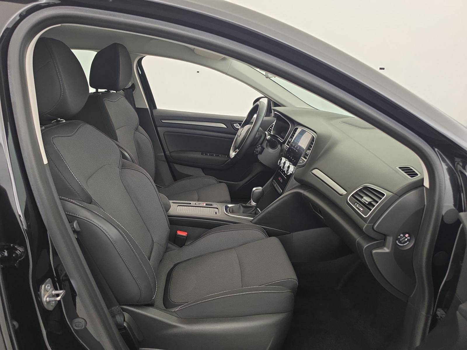 Vente en ligne Renault Megane 4 Estate  Blue dCi 115 EDC au prix de 16 900 €