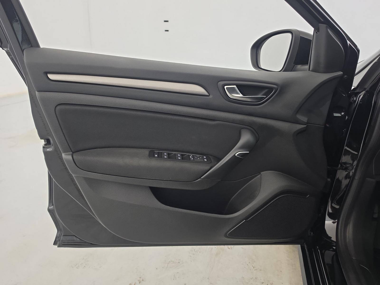 Vente en ligne Renault Megane 4 Estate  Blue dCi 115 EDC au prix de 16 900 €