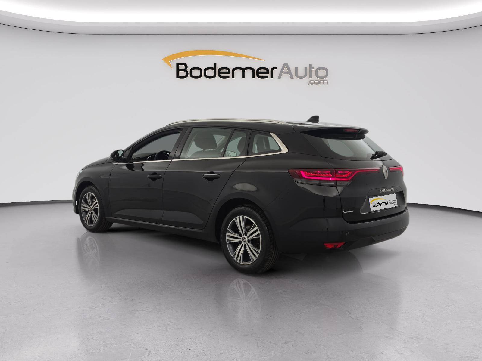 Vente en ligne Renault Megane 4 Estate  Blue dCi 115 EDC au prix de 16 900 €