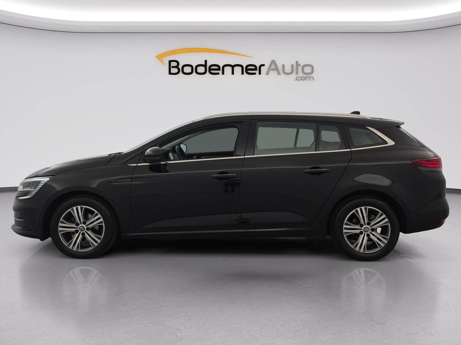Vente en ligne Renault Megane 4 Estate  Blue dCi 115 EDC au prix de 16 900 €