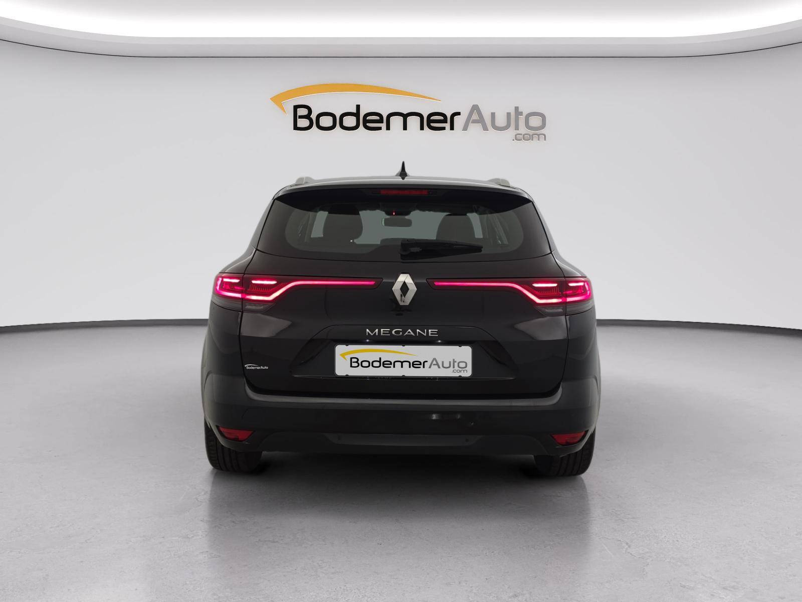 Vente en ligne Renault Megane 4 Estate  Blue dCi 115 EDC au prix de 16 900 €