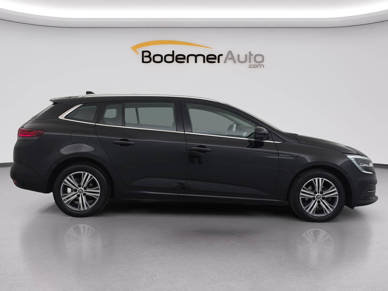 Vente en ligne Renault Megane 4 Estate  Blue dCi 115 EDC au prix de 16 900 €