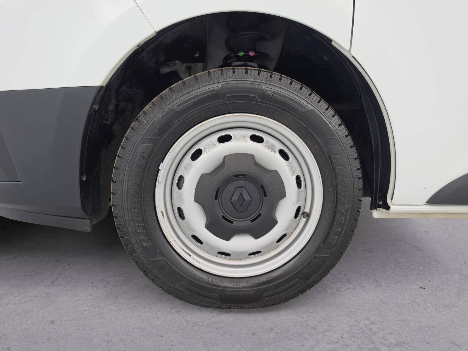 Vente en ligne Renault Trafic 3 Fourgon TRAFIC FGN L1H1 3000 KG BLUE DCI 130 au prix de 21 480 €