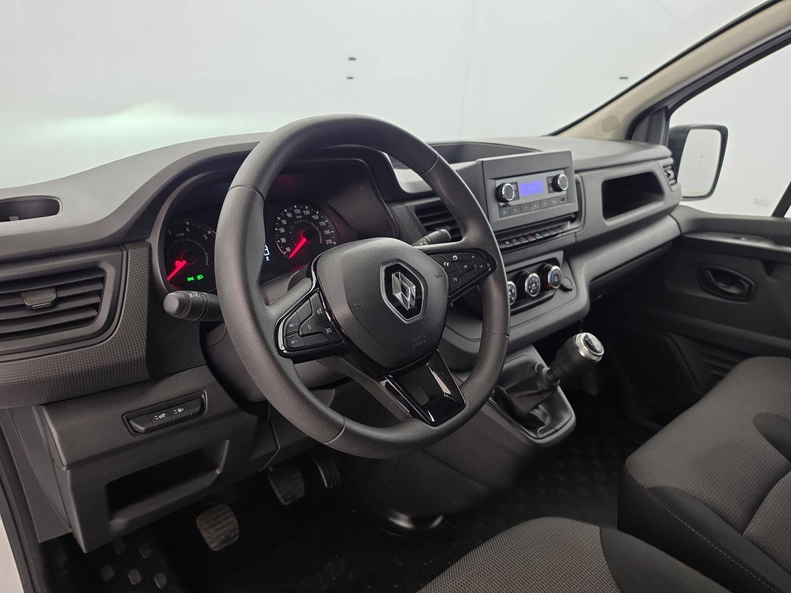 Vente en ligne Renault Trafic 3 Fourgon TRAFIC FGN L1H1 3000 KG BLUE DCI 130 au prix de 21 480 €