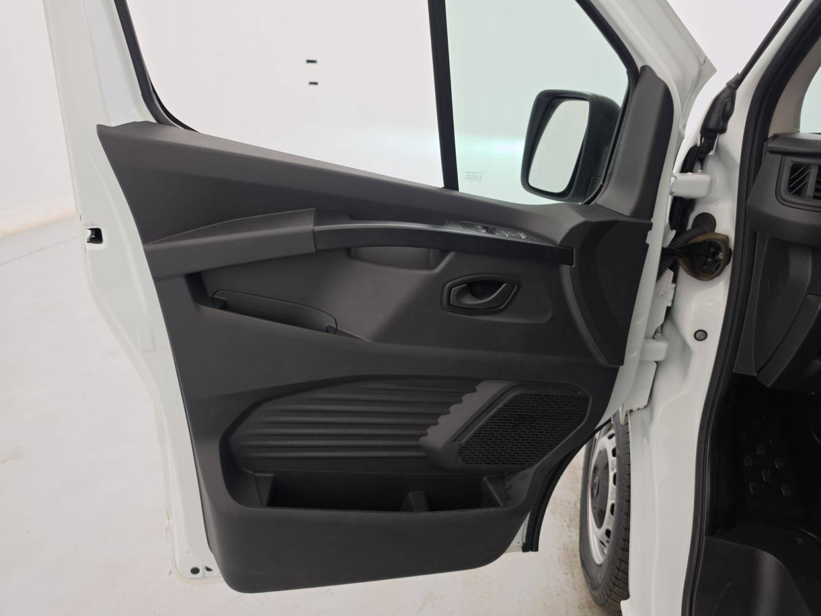 Vente en ligne Renault Trafic 3 Fourgon TRAFIC FGN L1H1 3000 KG BLUE DCI 130 au prix de 21 480 €