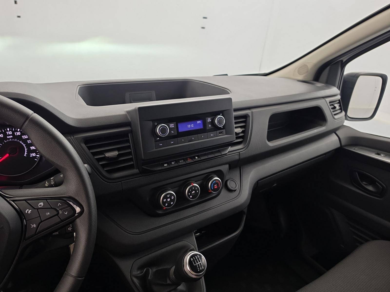 Vente en ligne Renault Trafic 3 Fourgon TRAFIC FGN L1H1 3000 KG BLUE DCI 130 au prix de 21 480 €