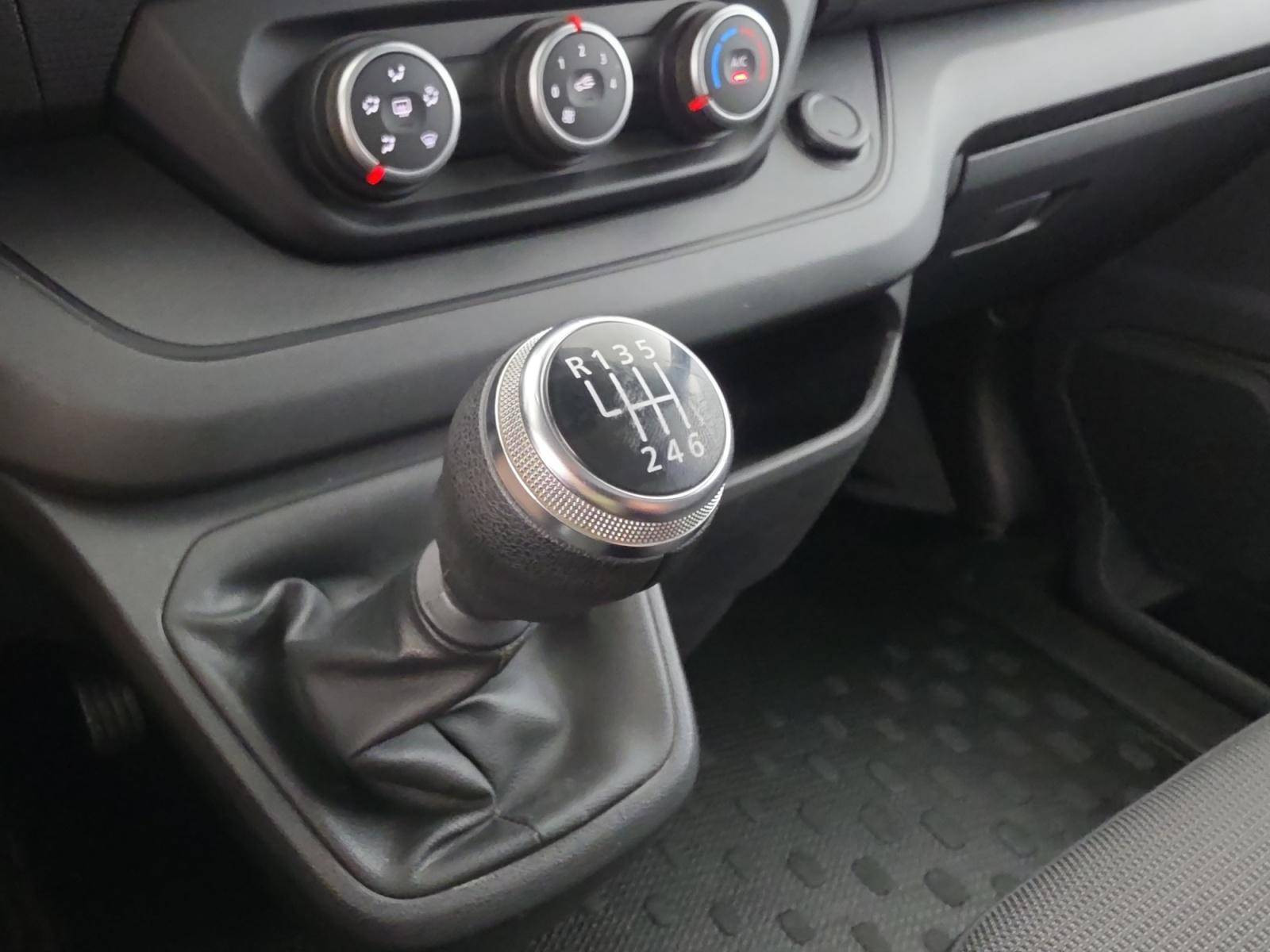 Vente en ligne Renault Trafic 3 Fourgon TRAFIC FGN L1H1 3000 KG BLUE DCI 130 au prix de 21 480 €