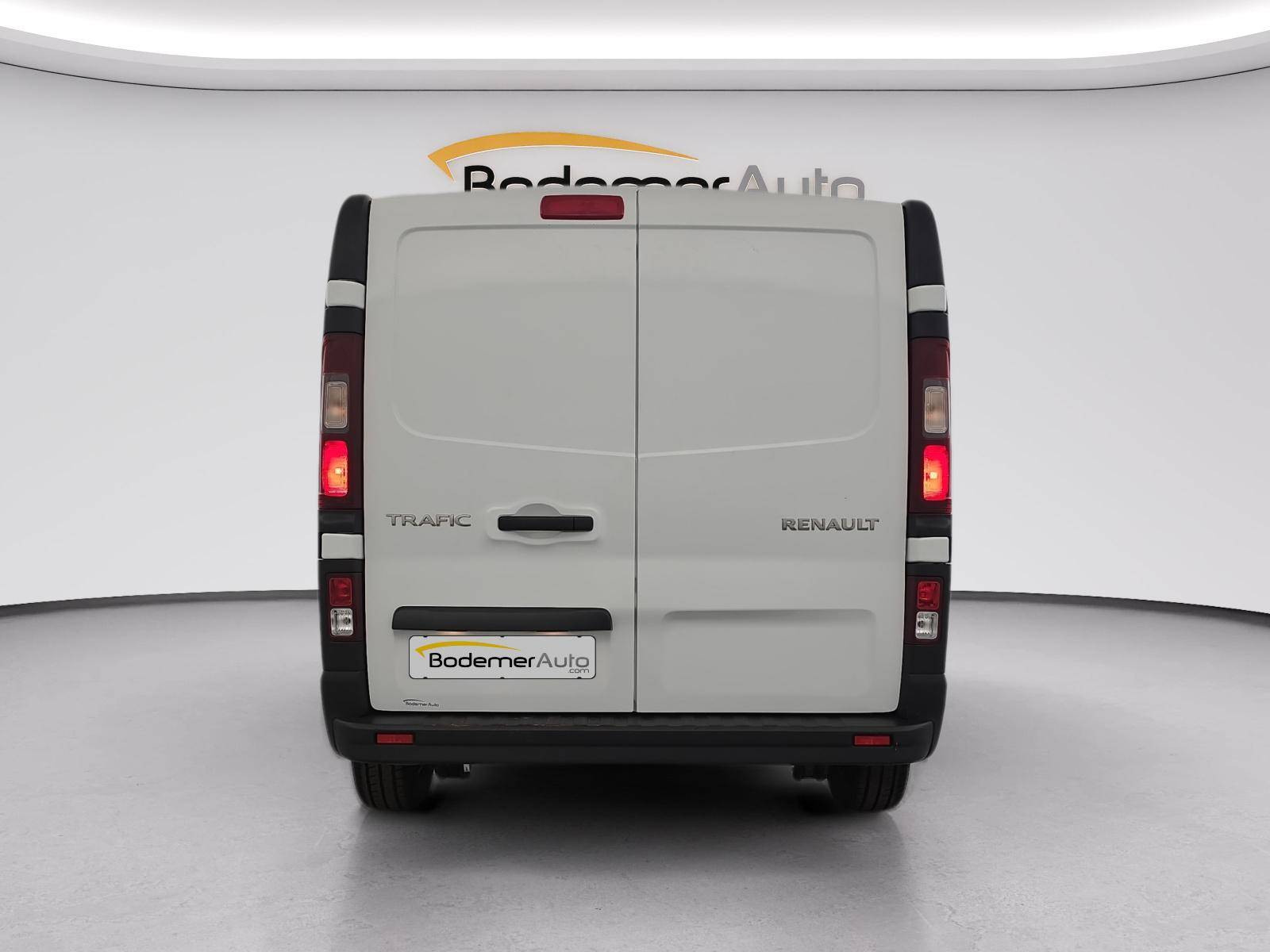 Vente en ligne Renault Trafic 3 Fourgon TRAFIC FGN L1H1 3000 KG BLUE DCI 130 au prix de 21 480 €