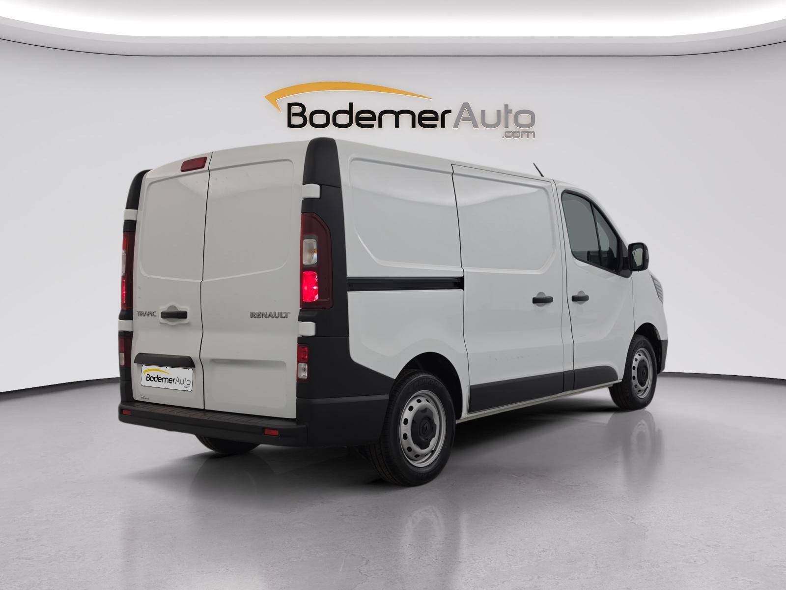 Vente en ligne Renault Trafic 3 Fourgon TRAFIC FGN L1H1 3000 KG BLUE DCI 130 au prix de 21 480 €