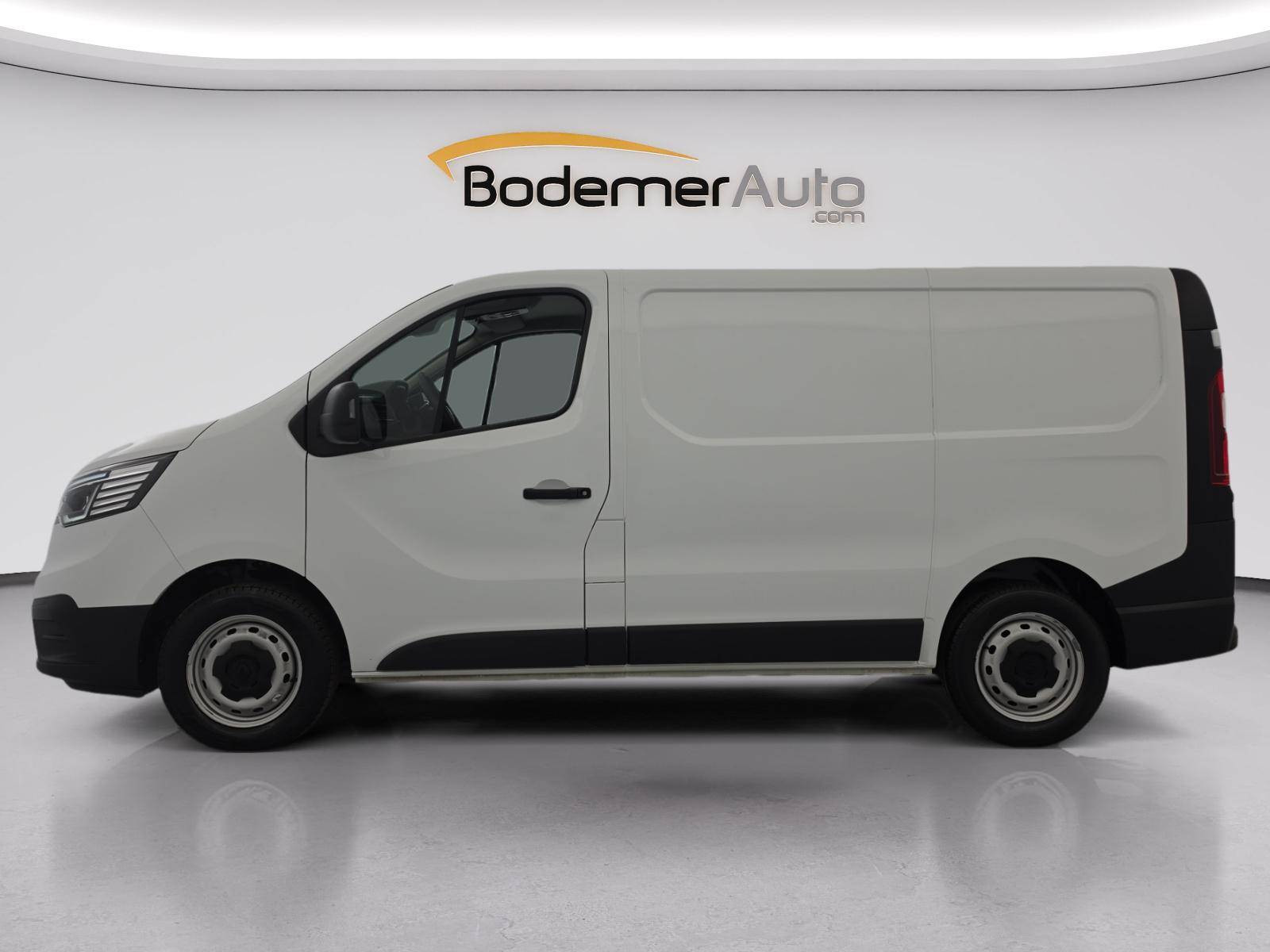 Vente en ligne Renault Trafic 3 Fourgon TRAFIC FGN L1H1 3000 KG BLUE DCI 130 au prix de 21 480 €