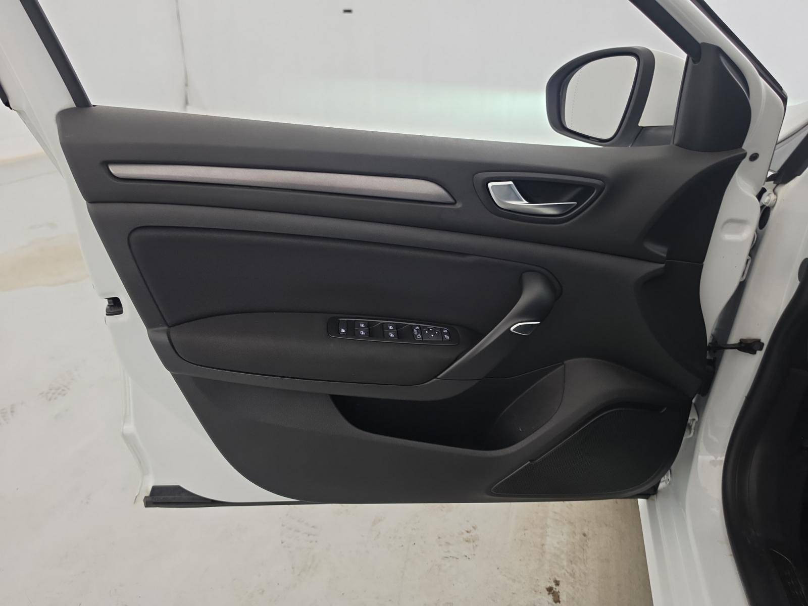 Vente en ligne Renault Megane 4 Mégane IV Berline Blue dCi 115 - 20 au prix de 13 490 €