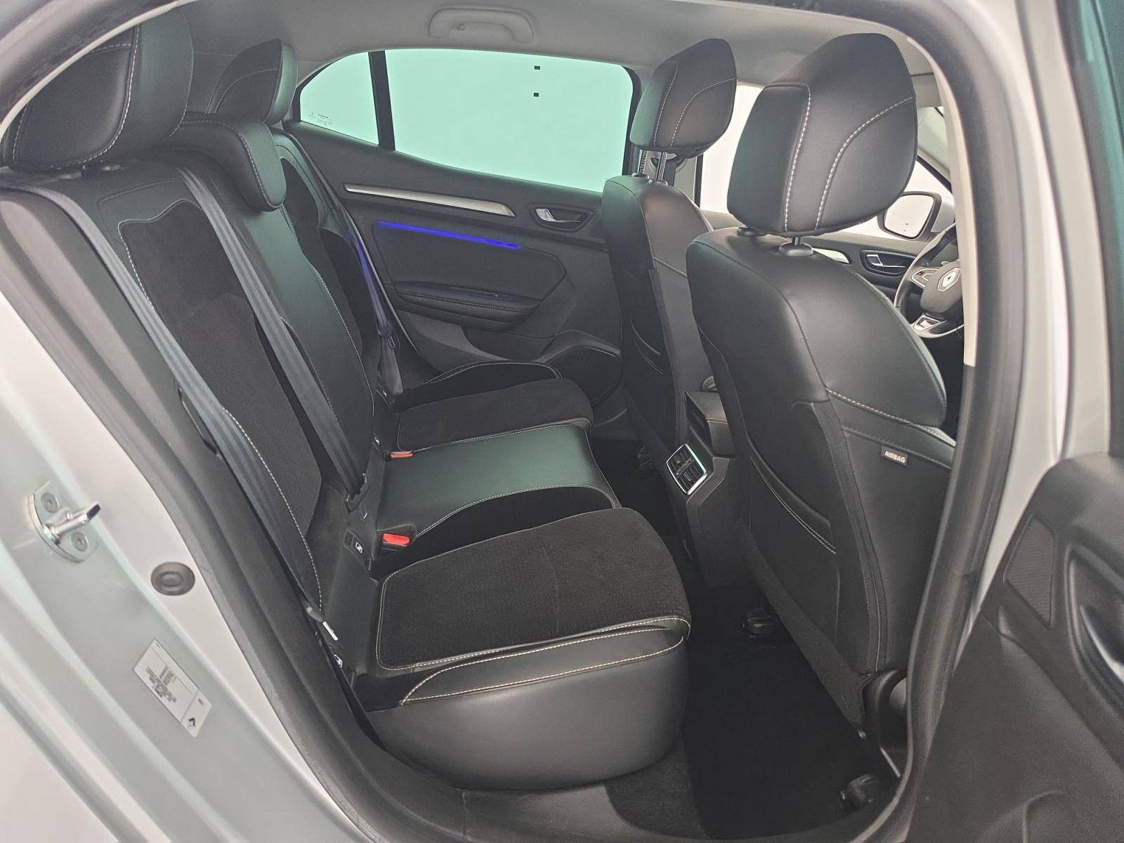 Vente en ligne Renault Megane 4 Mégane IV Berline TCe 130 Energy EDC au prix de 11 900 €