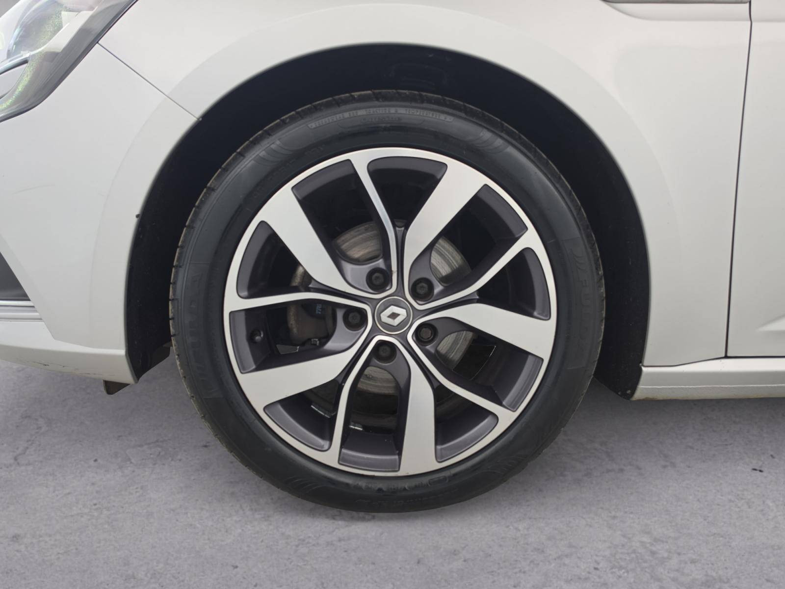 Vente en ligne Renault Megane 4 Mégane IV Berline TCe 130 Energy EDC au prix de 11 900 €