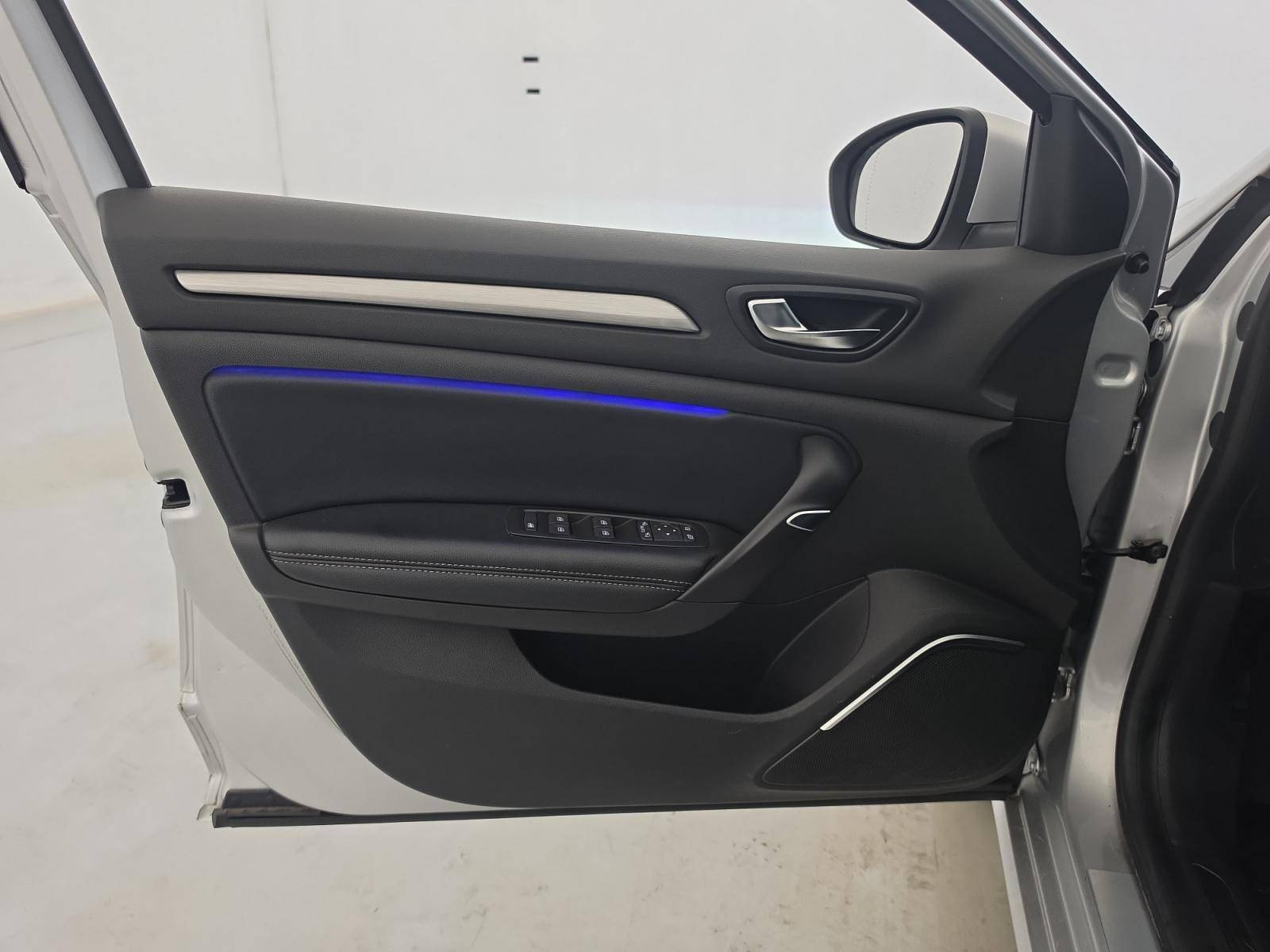 Vente en ligne Renault Megane 4 Mégane IV Berline TCe 130 Energy EDC au prix de 11 900 €