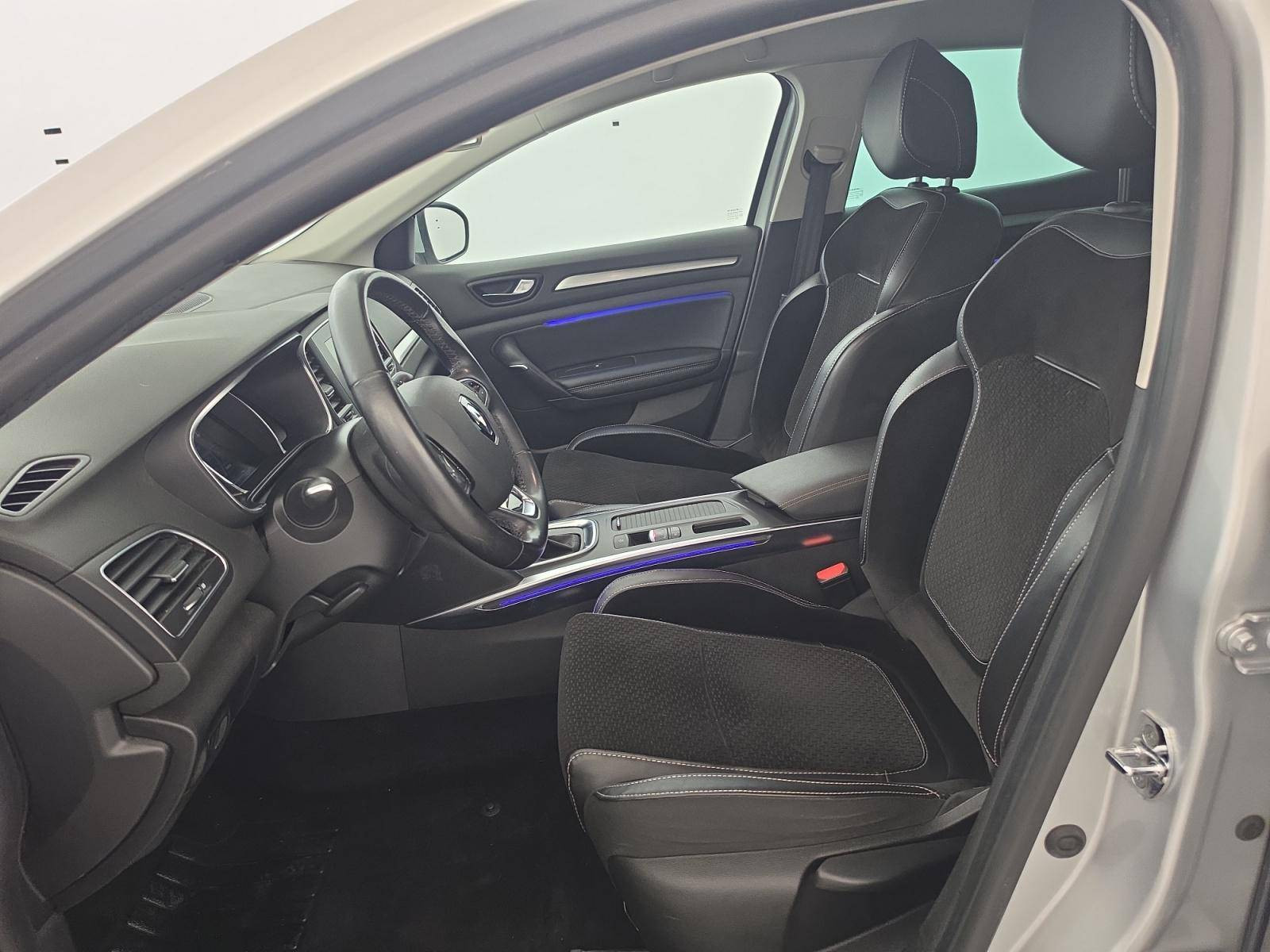 Vente en ligne Renault Megane 4 Mégane IV Berline TCe 130 Energy EDC au prix de 11 900 €