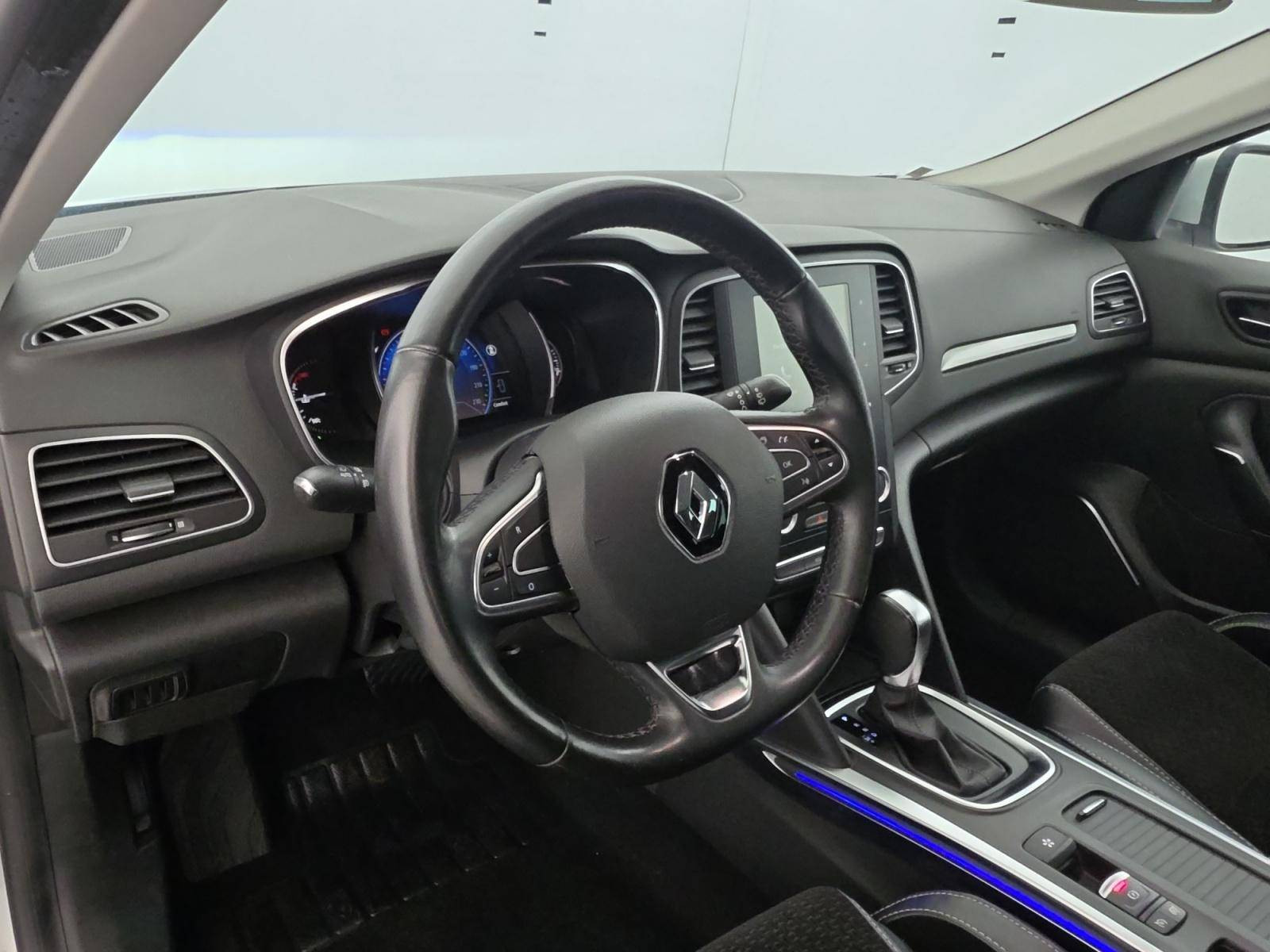 Vente en ligne Renault Megane 4 Mégane IV Berline TCe 130 Energy EDC au prix de 11 900 €