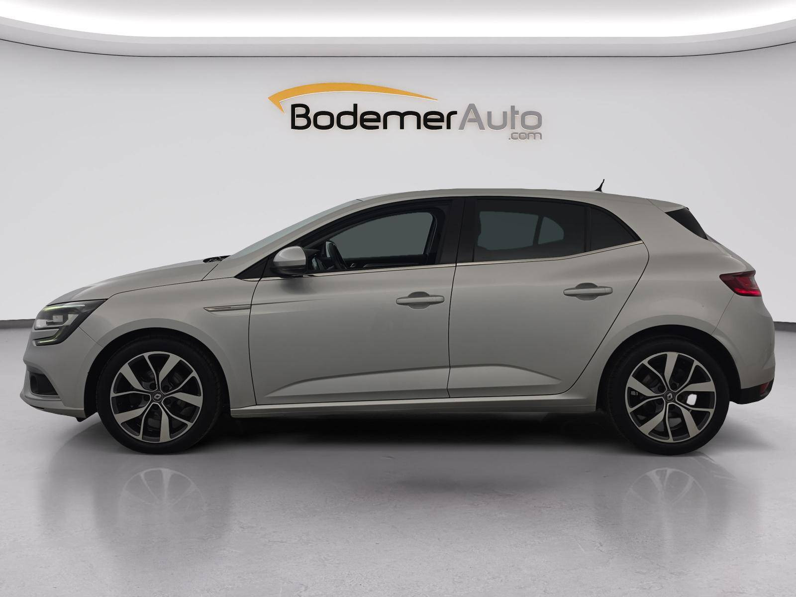 Vente en ligne Renault Megane 4 Mégane IV Berline TCe 130 Energy EDC au prix de 11 900 €