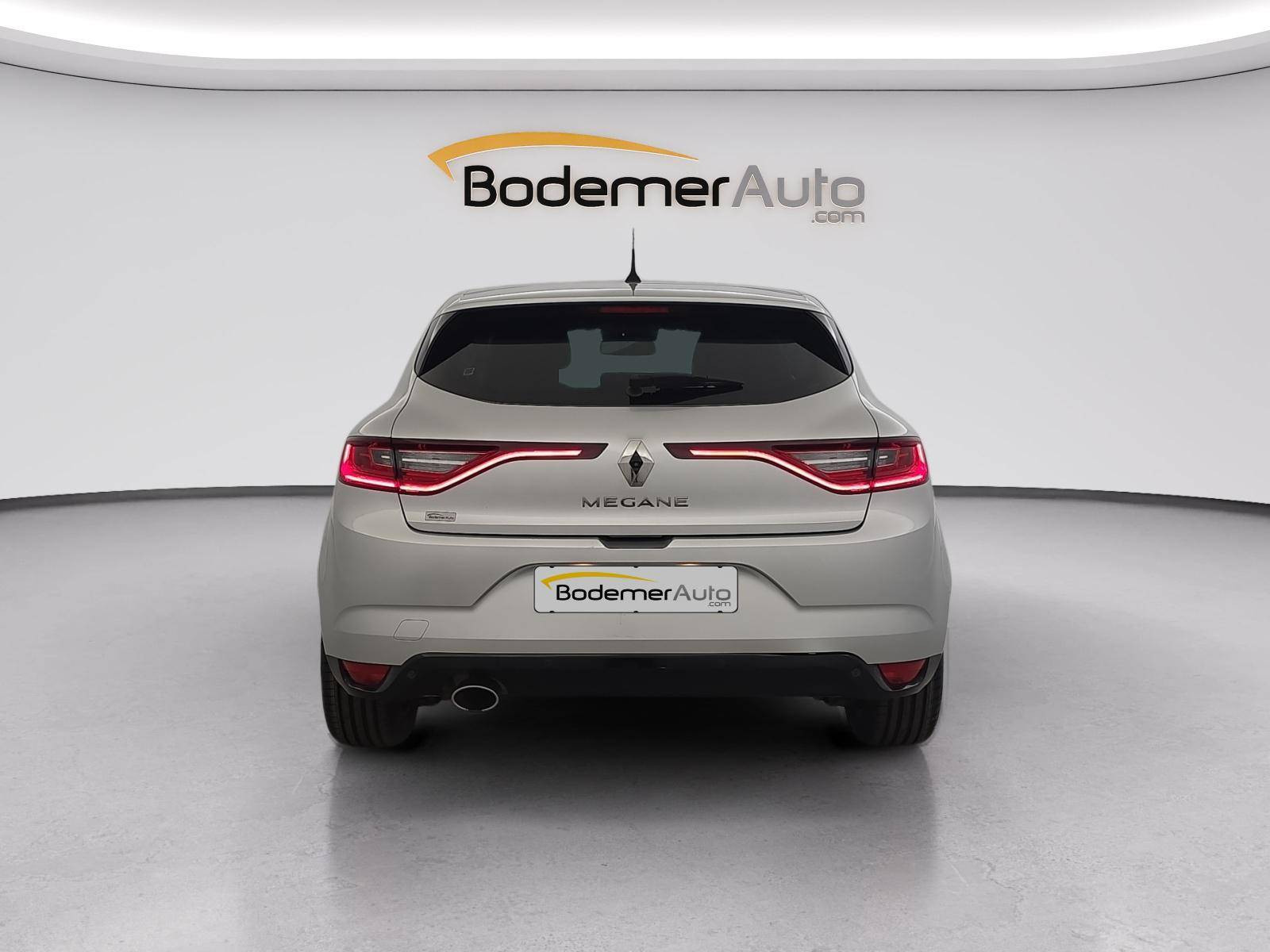 Vente en ligne Renault Megane 4 Mégane IV Berline TCe 130 Energy EDC au prix de 11 900 €