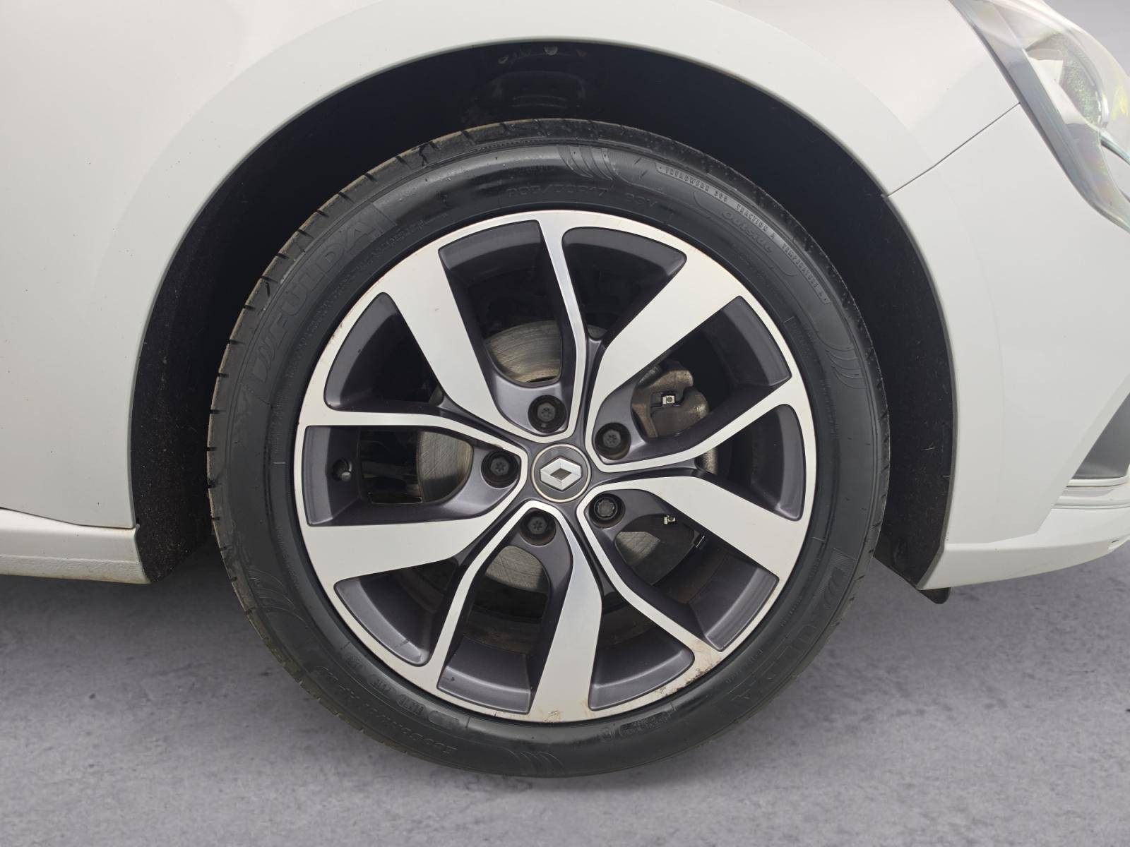 Vente en ligne Renault Megane 4 Mégane IV Berline TCe 130 Energy EDC au prix de 11 900 €